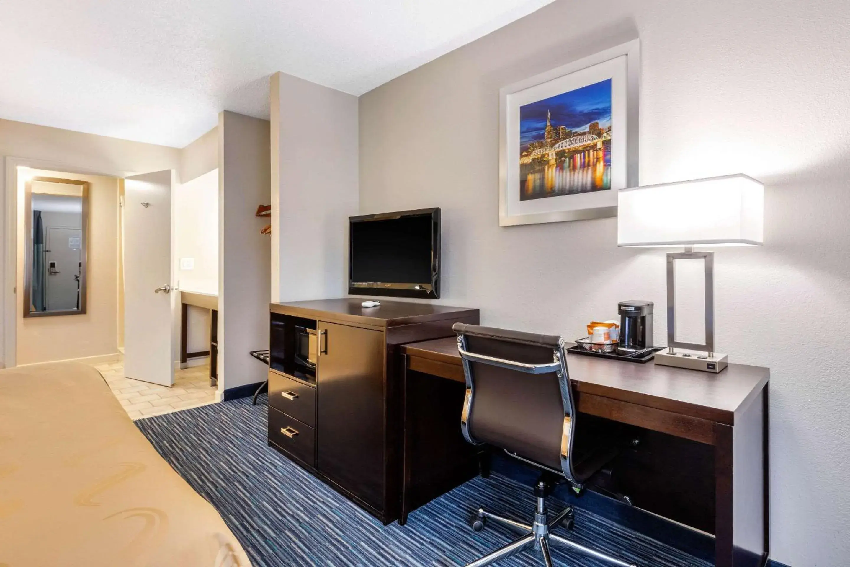 Photo of the whole room in Quality Inn Gordonsville Photo of the whole room in Quality Inn Gordonsville