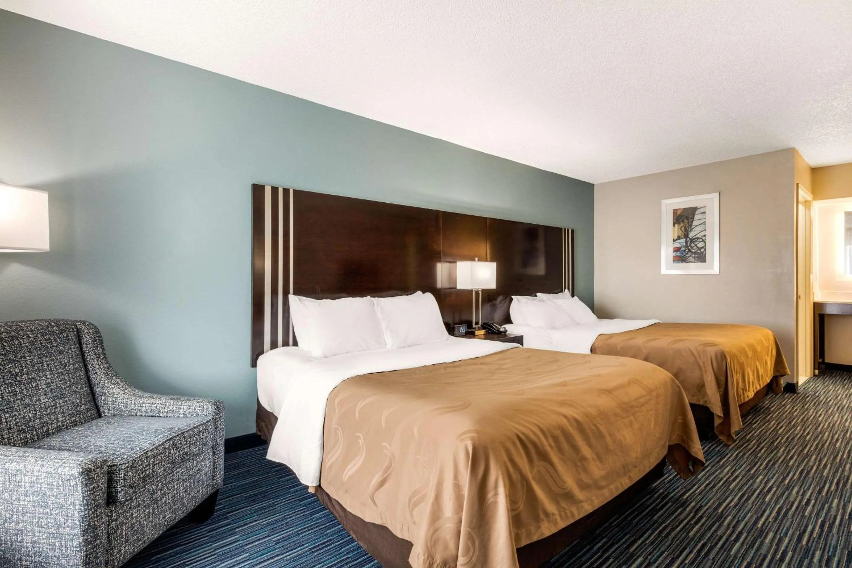 Photo of the whole room, Bed in Quality Inn