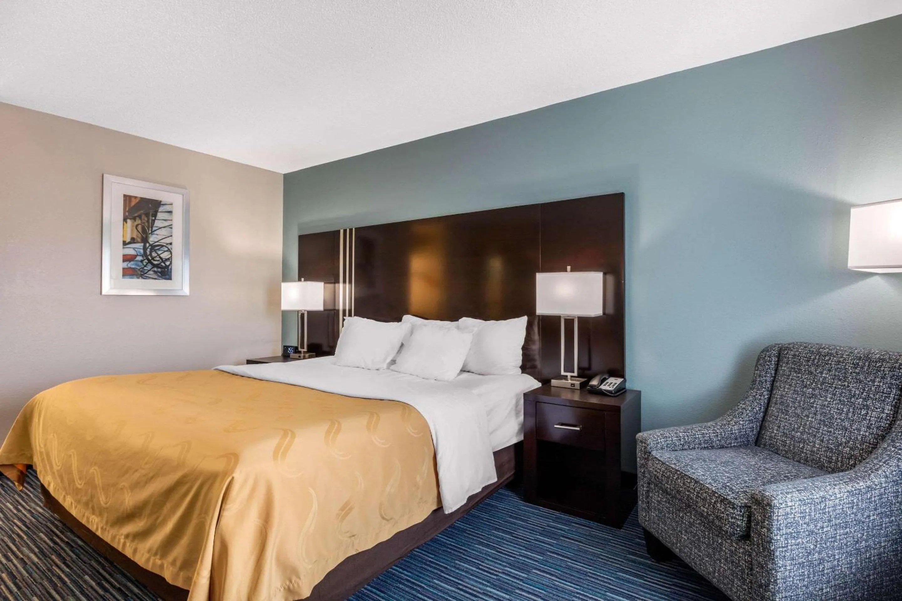 Photo of the whole room, Bed in Quality Inn