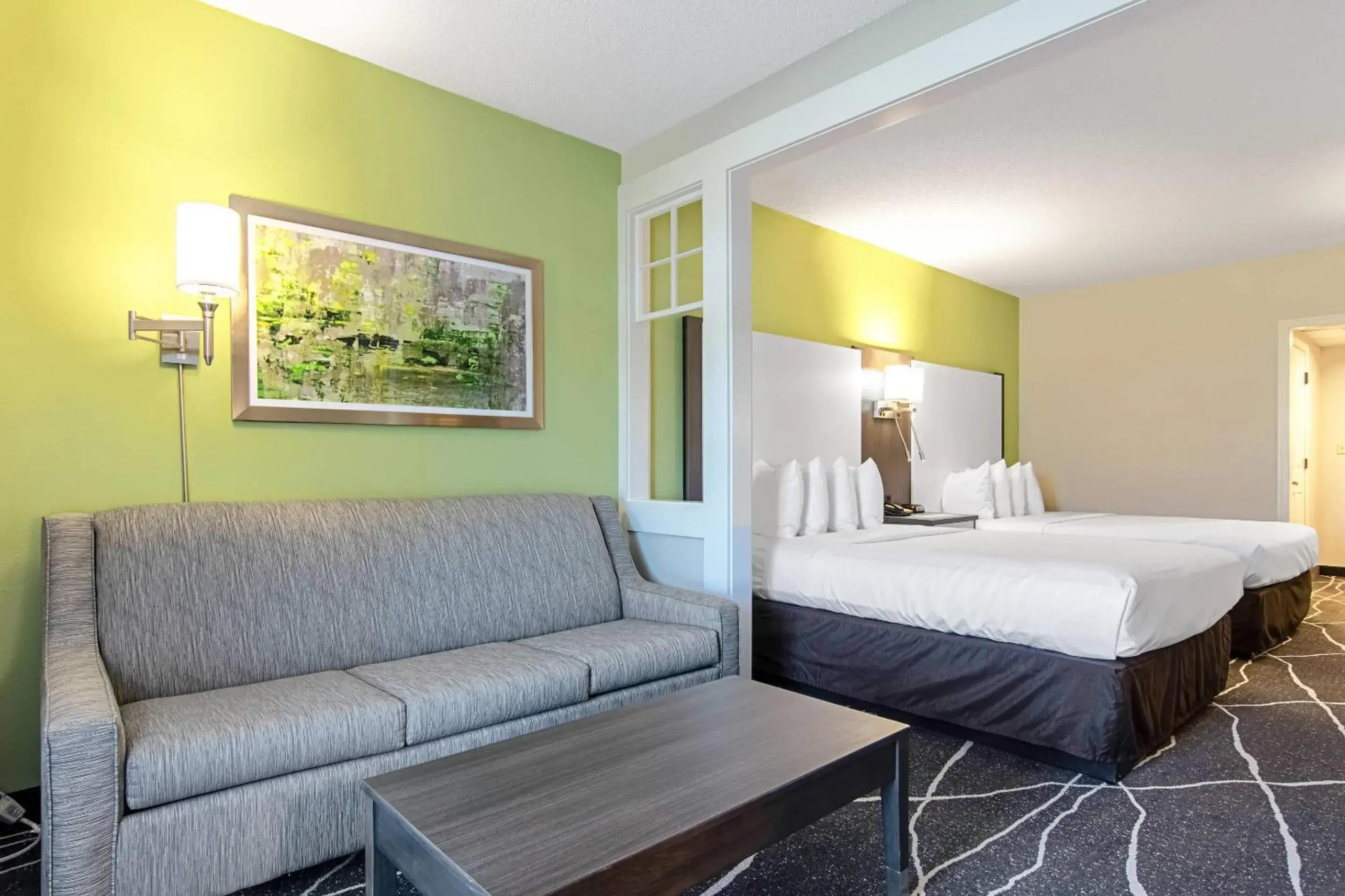 Bedroom, Bed in Clarion Inn Willow River Bedroom, Bed in Clarion Inn Willow River