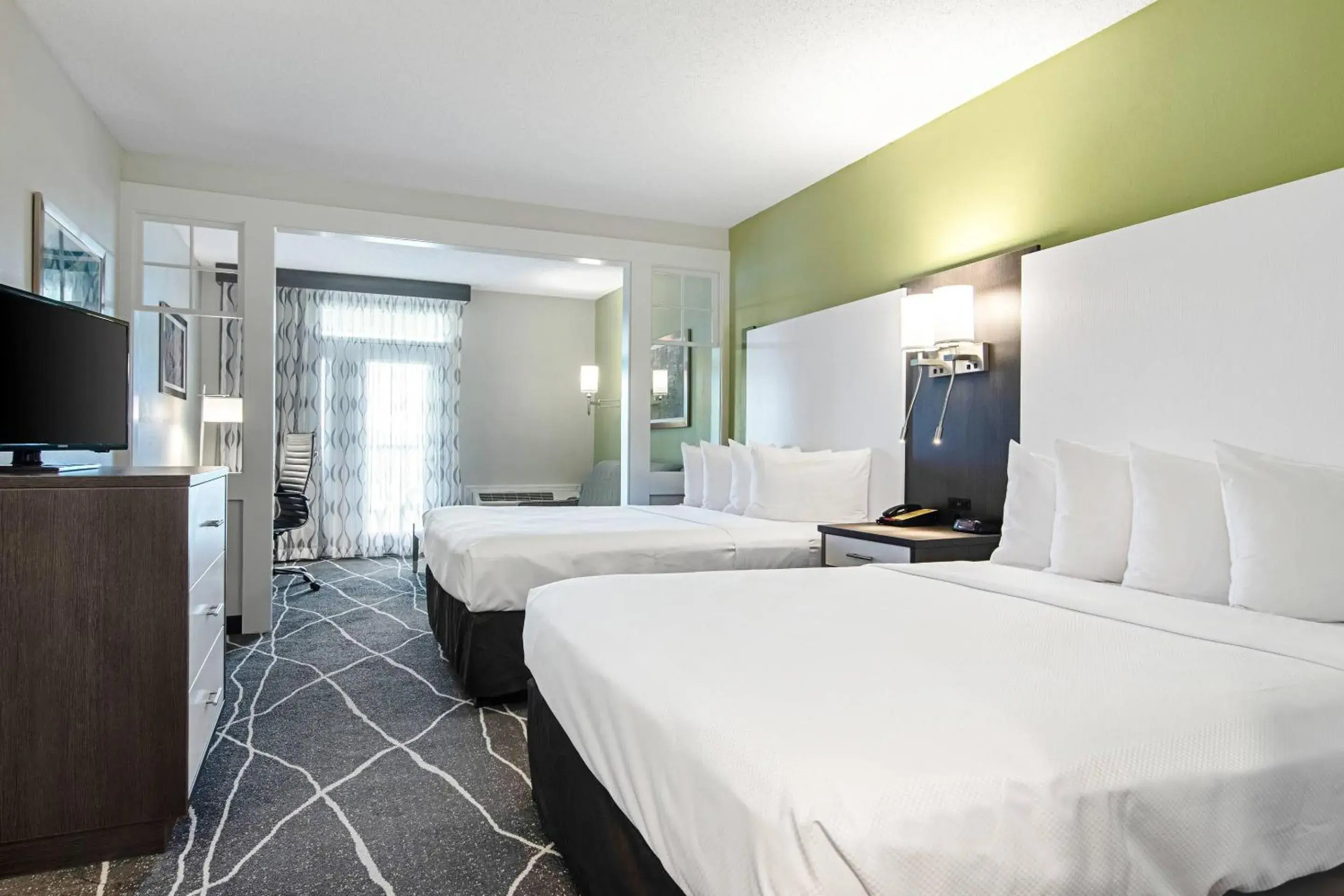 Bedroom, Bed in Clarion Inn Willow River Bedroom, Bed in Clarion Inn Willow River