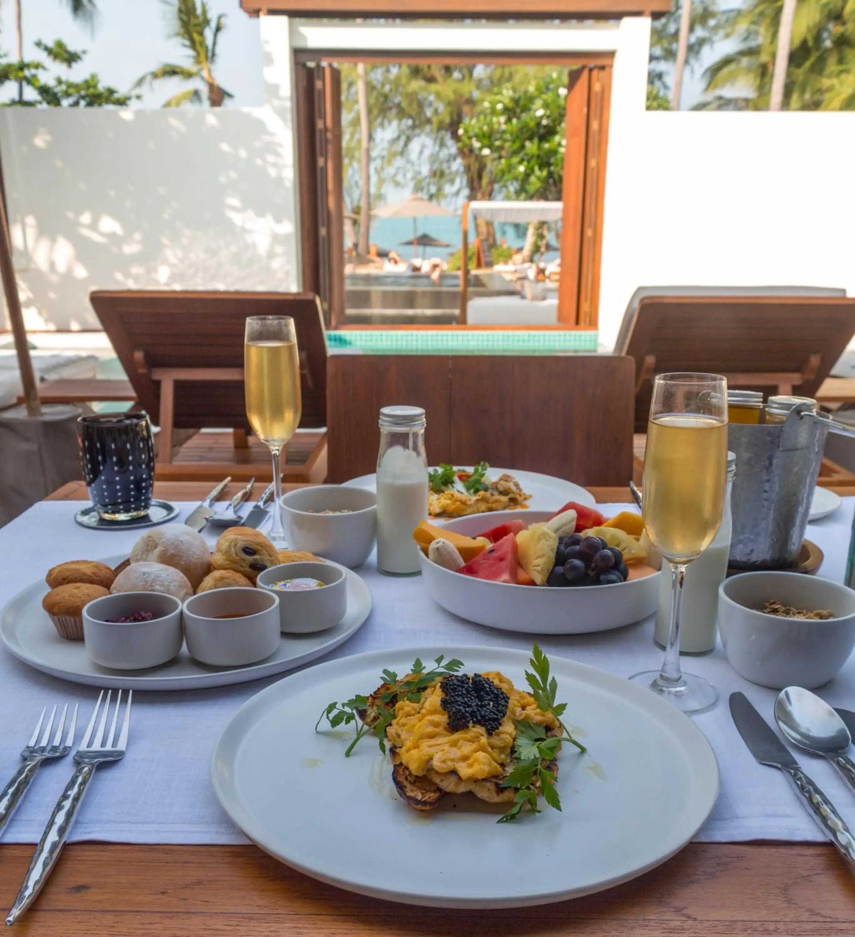 Food and drinks in SALA Samui Choengmon Beach Resort Food and drinks in SALA Samui Choengmon Beach Resort