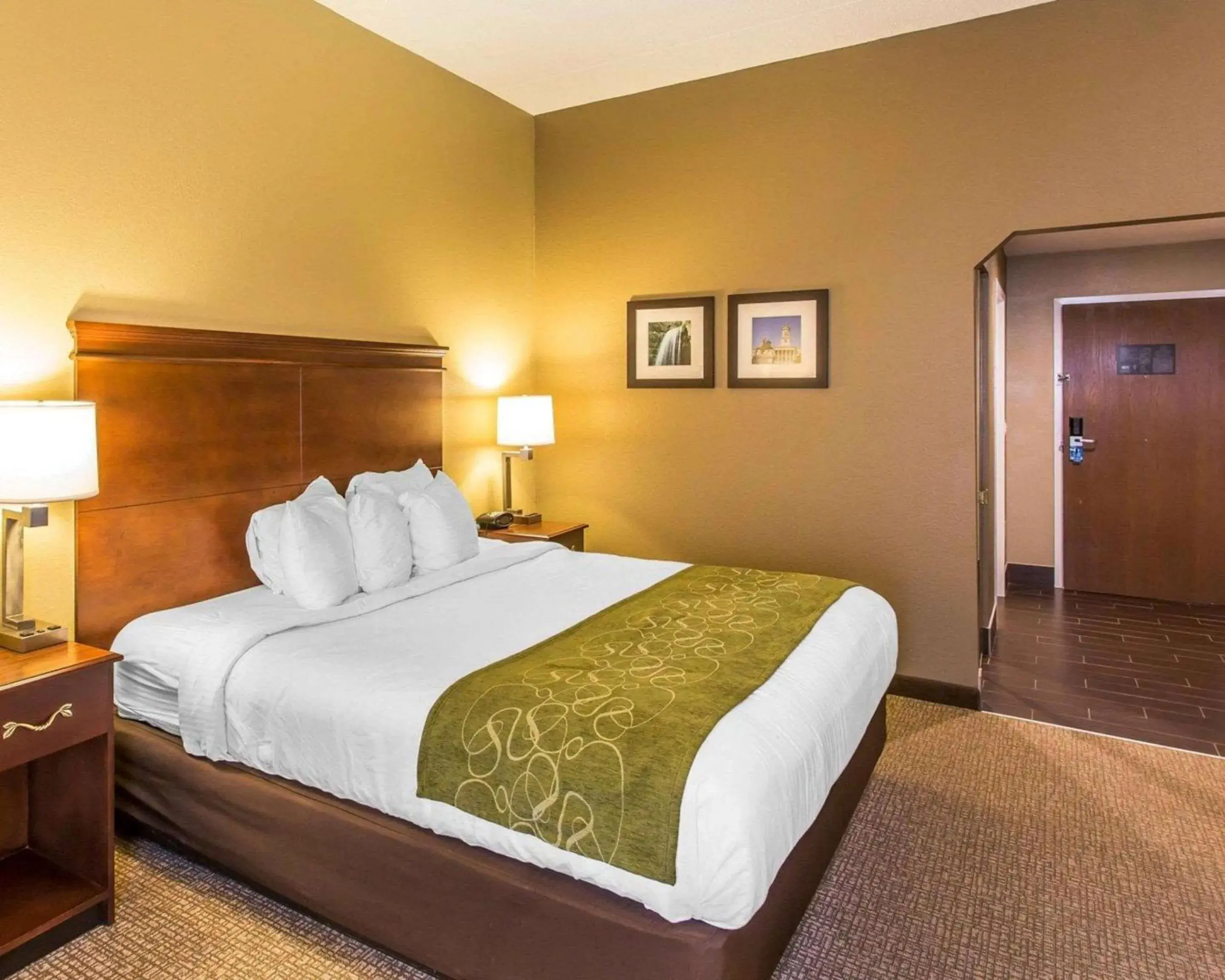 Bedroom, Bed in Comfort Suites Cookeville Bedroom, Bed in Comfort Suites Cookeville