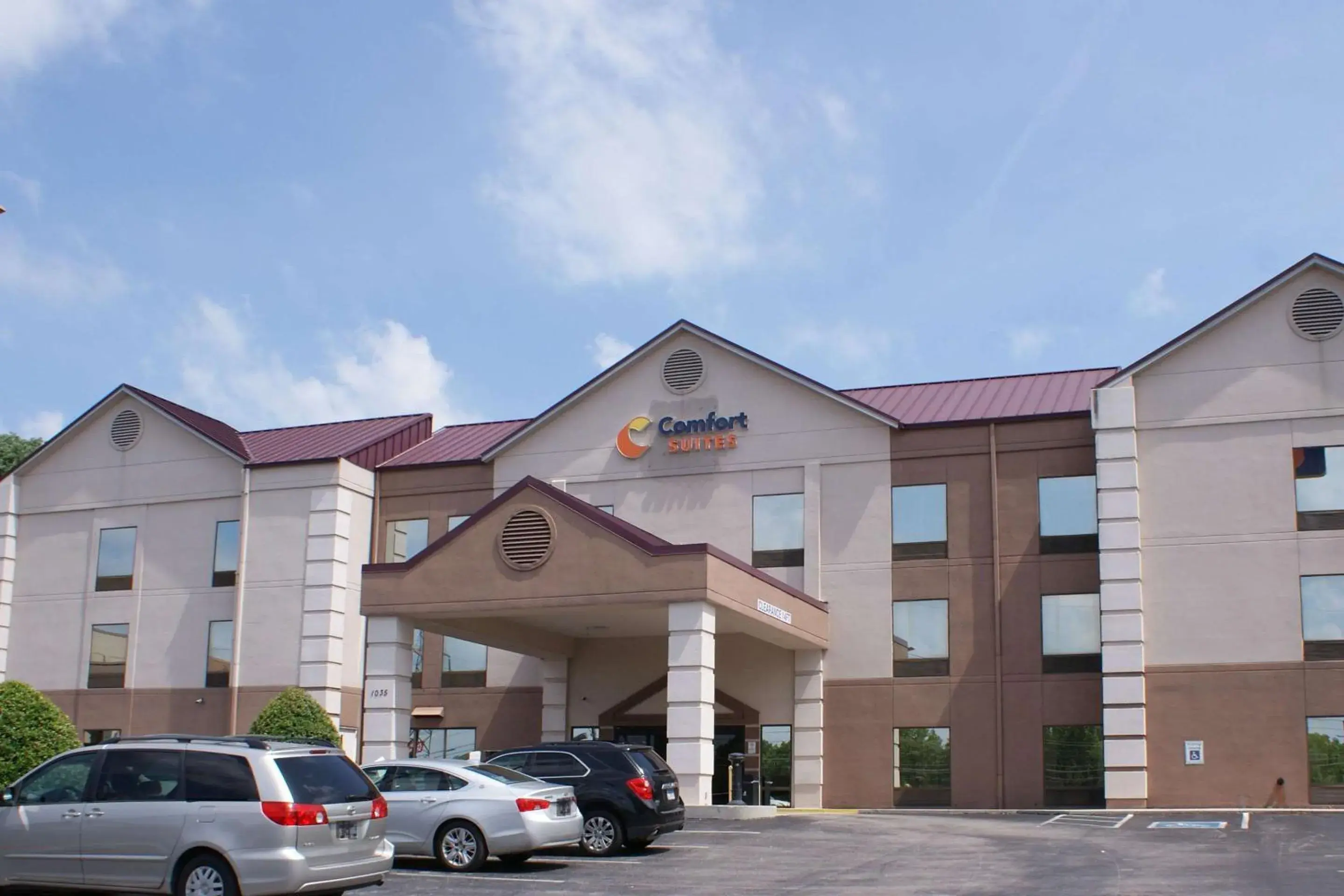 Property building in Comfort Suites Cookeville Property building in Comfort Suites Cookeville