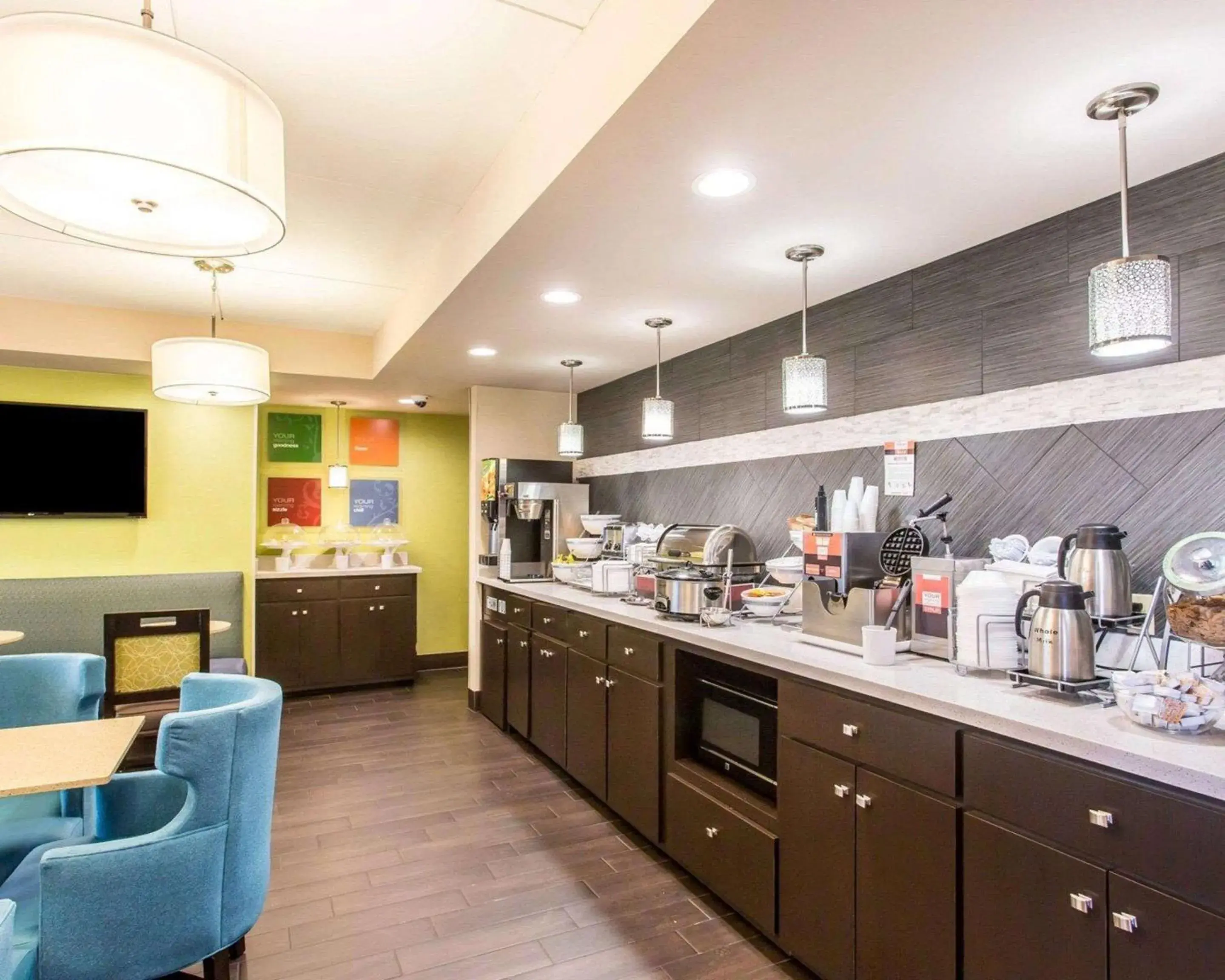 Breakfast in Comfort Suites Cookeville Breakfast in Comfort Suites Cookeville