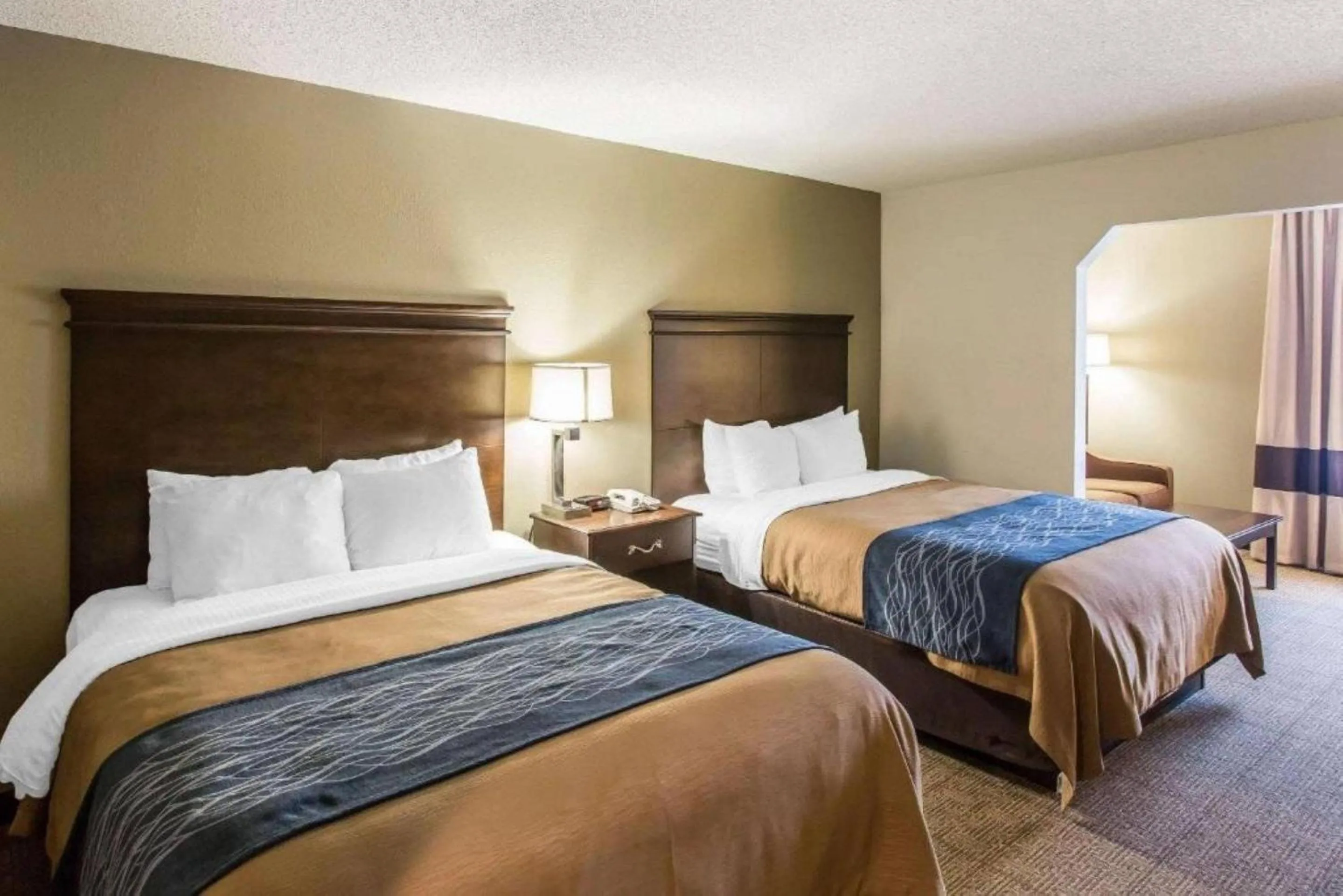 Bedroom, Bed in Comfort Suites Cookeville
