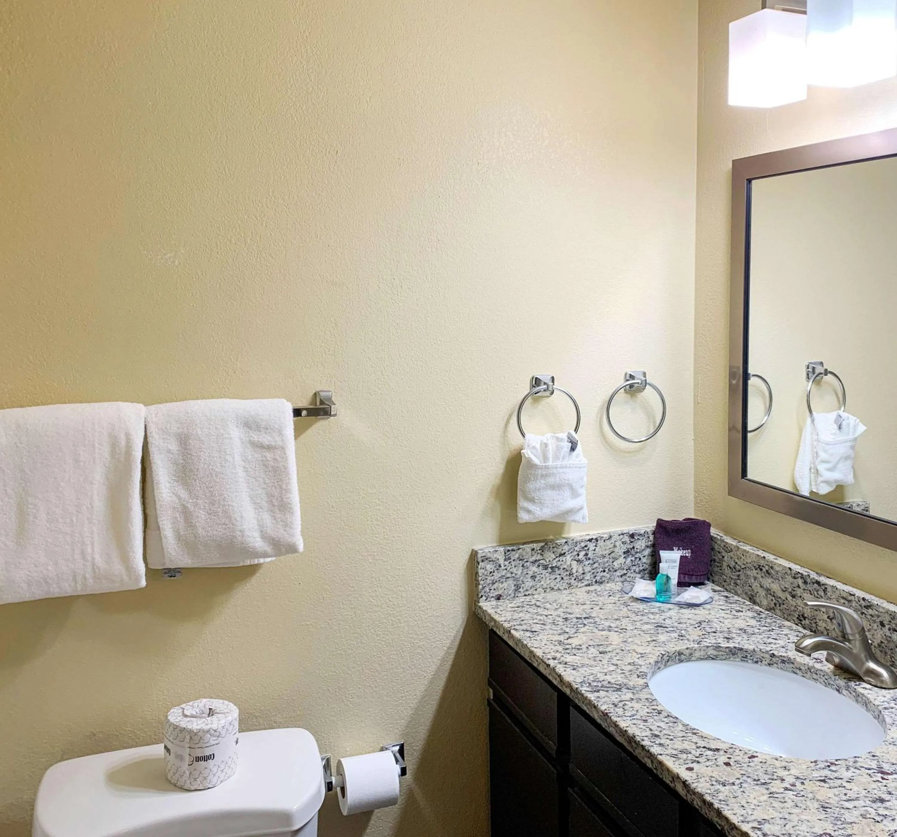 Bedroom in MainStay Suites Brentwood-Nashville