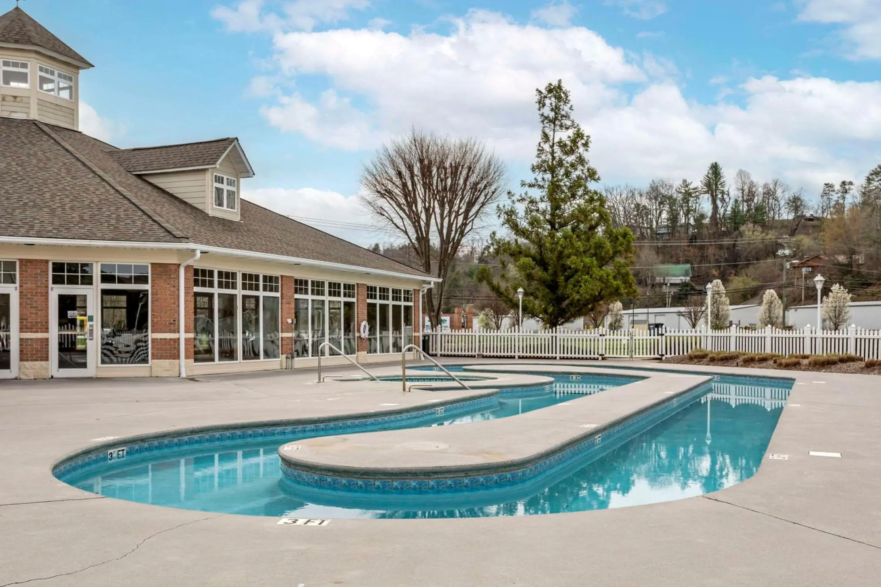 Swimming pool in LeConte Hotel & Convention Center, an Ascend Collection Hotel Swimming pool in LeConte Hotel & Convention Center, an Ascend Collection Hotel