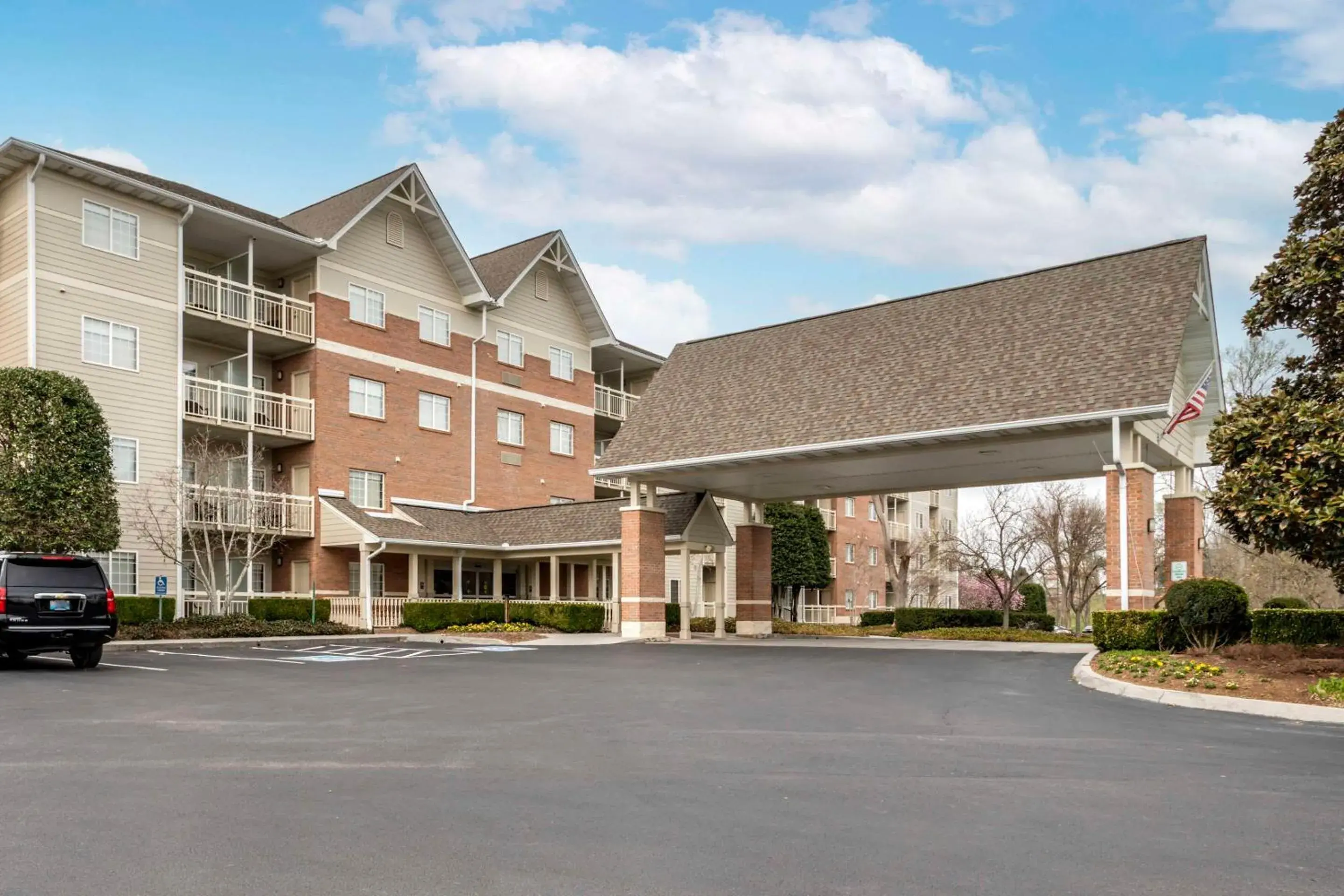 Property building in LeConte Hotel & Convention Center, Ascend Hotel Collection Property building in LeConte Hotel & Convention Center, Ascend Hotel Collection