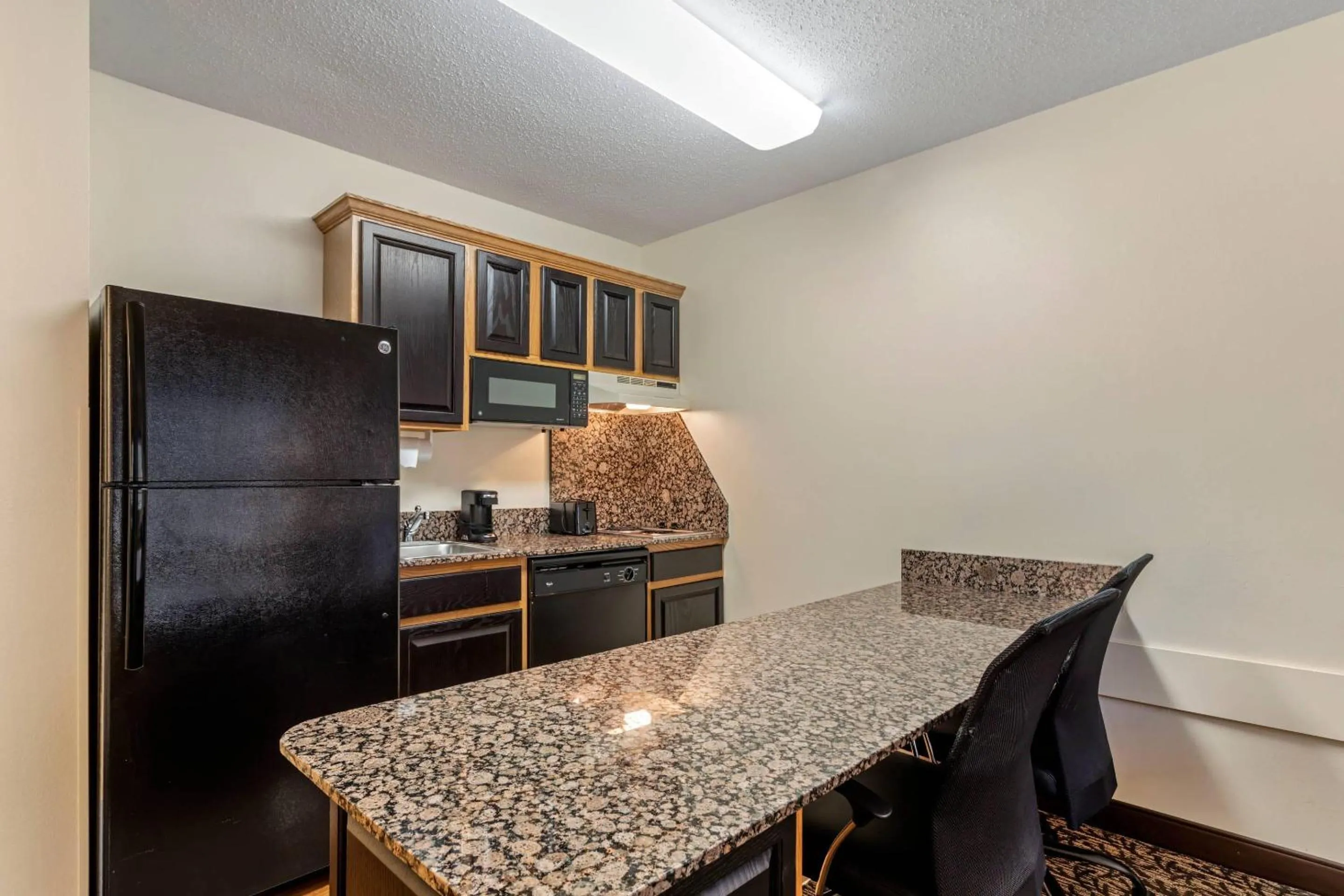 Bedroom in LeConte Hotel & Convention Center, an Ascend Collection Hotel