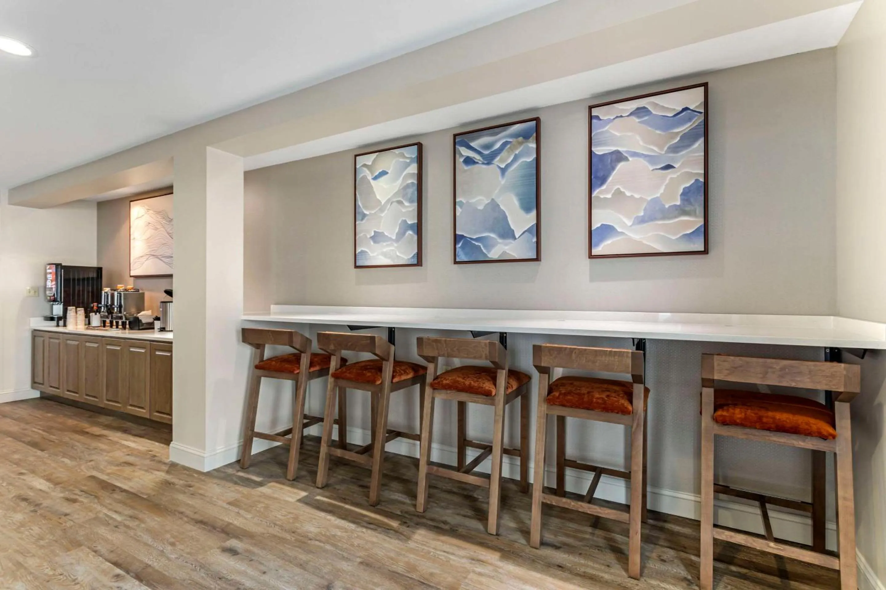 Breakfast in LeConte Hotel & Convention Center, an Ascend Collection Hotel