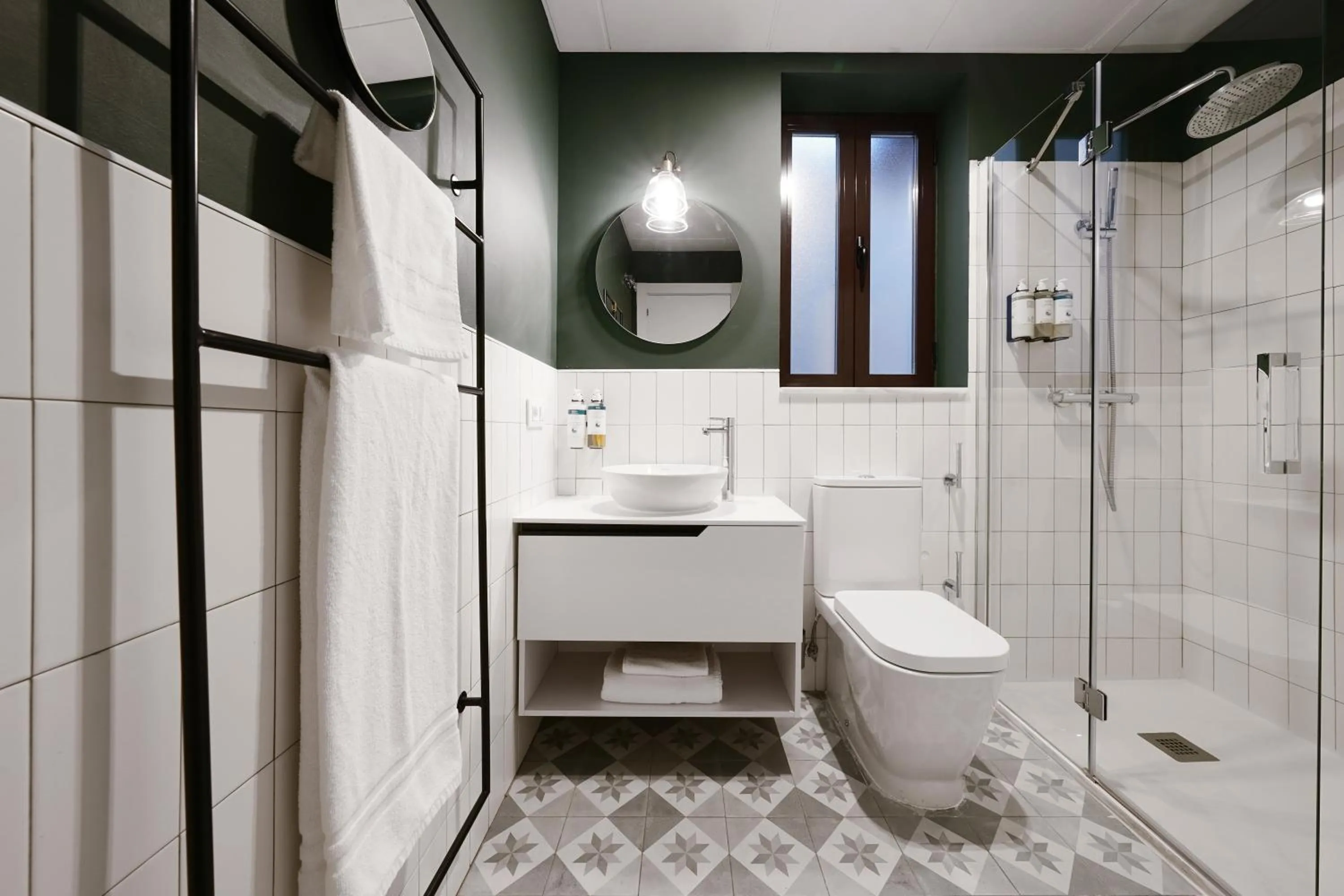 Shower in Numa Granada Vega