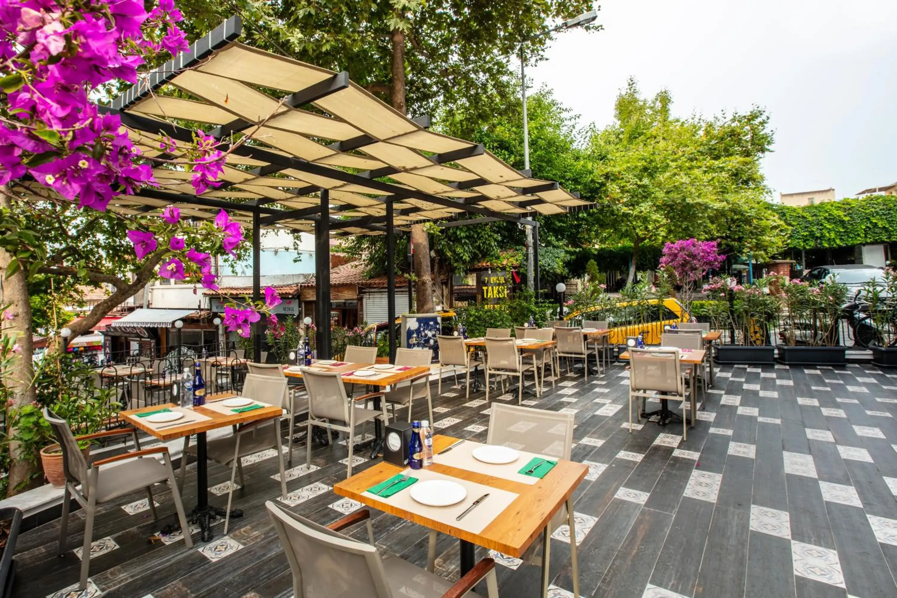 Restaurant/places to eat in Eliada Hotel Restaurant/places to eat in Eliada Hotel