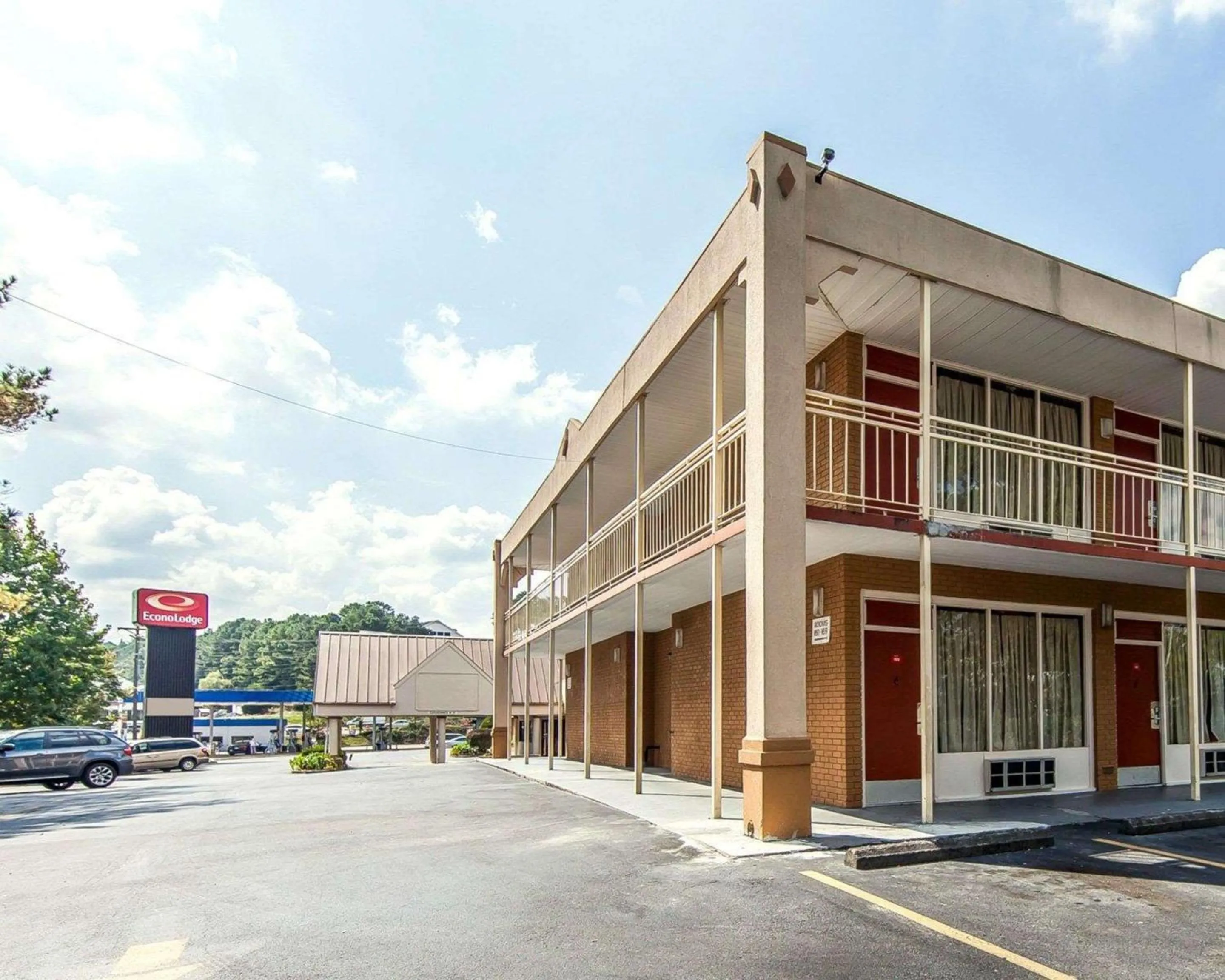 Property Building in Econo Lodge Cleveland