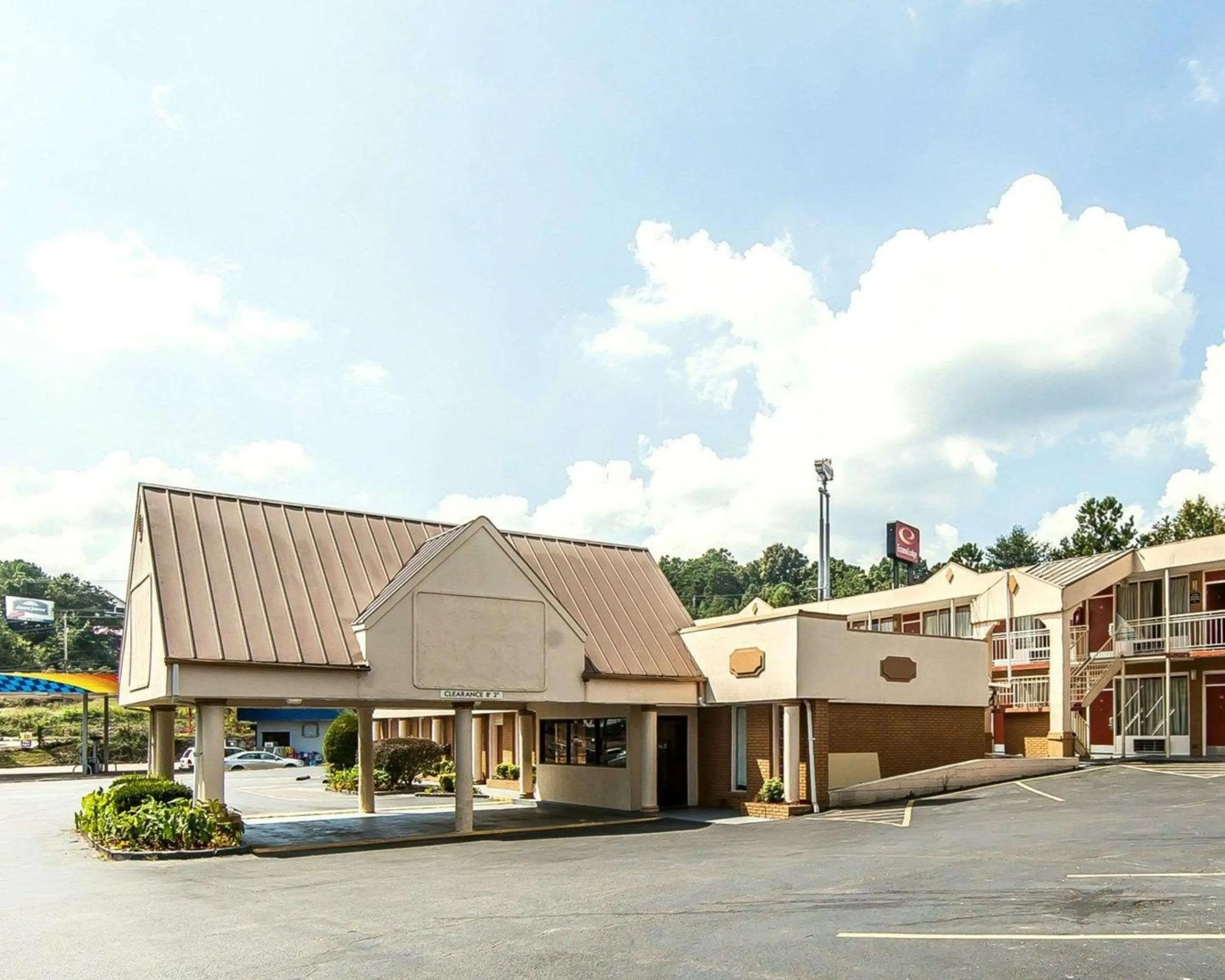 Property Building in Econo Lodge Cleveland