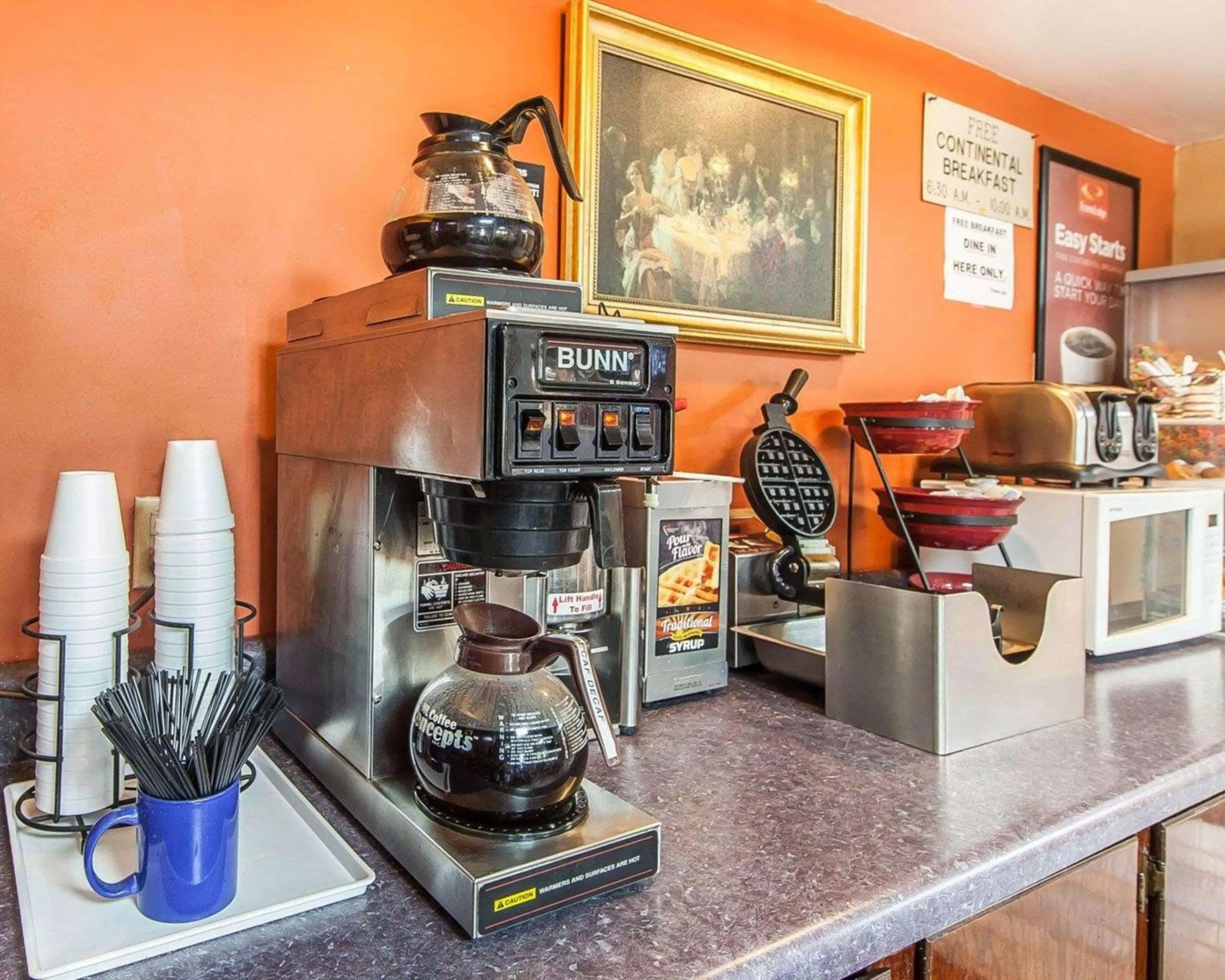 Restaurant/places to eat in Econo Lodge Cleveland