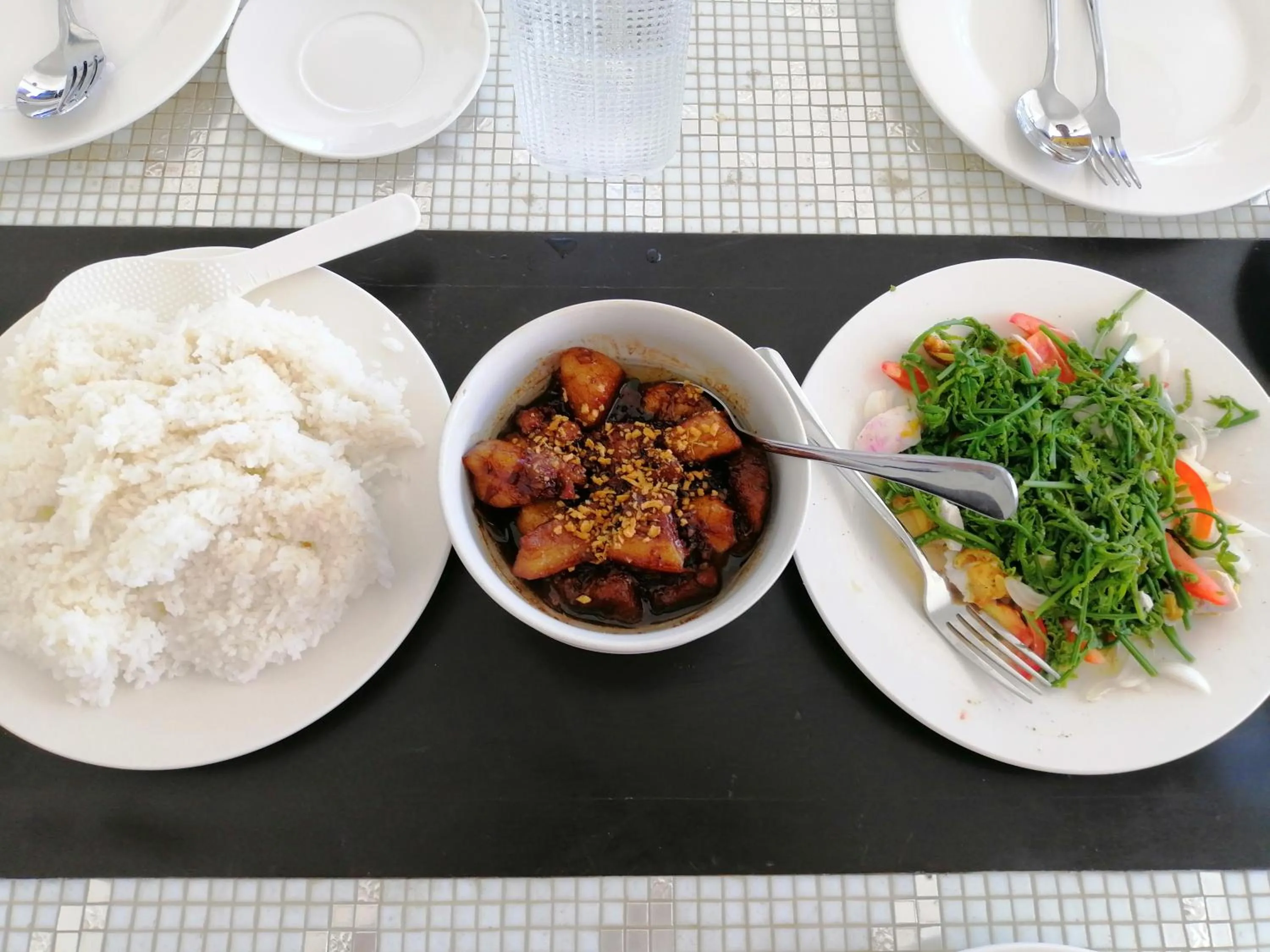 Food and drinks in Hotel Rupert A Baler