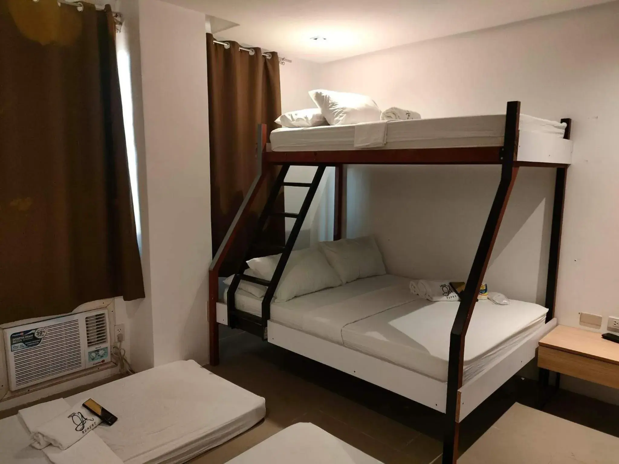 Bedroom, Bed in Hotel Rupert A Baler Bedroom, Bed in Hotel Rupert A Baler