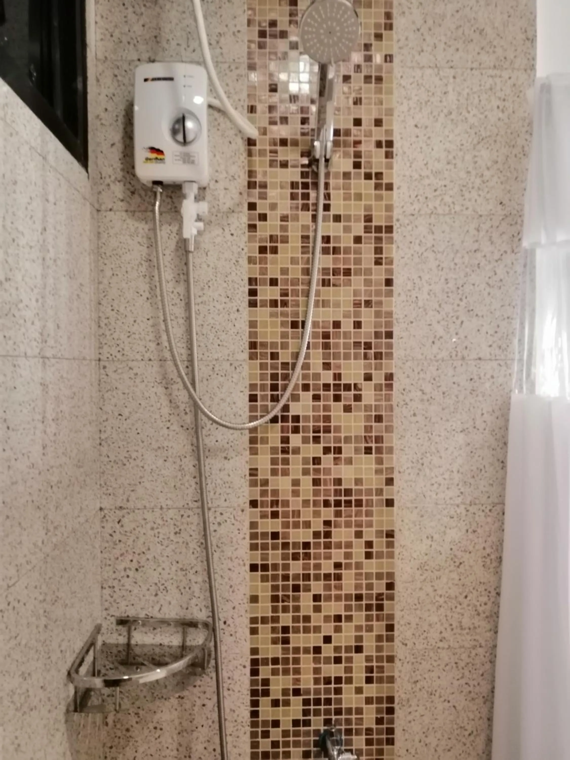 Shower in Hotel Rupert A Baler