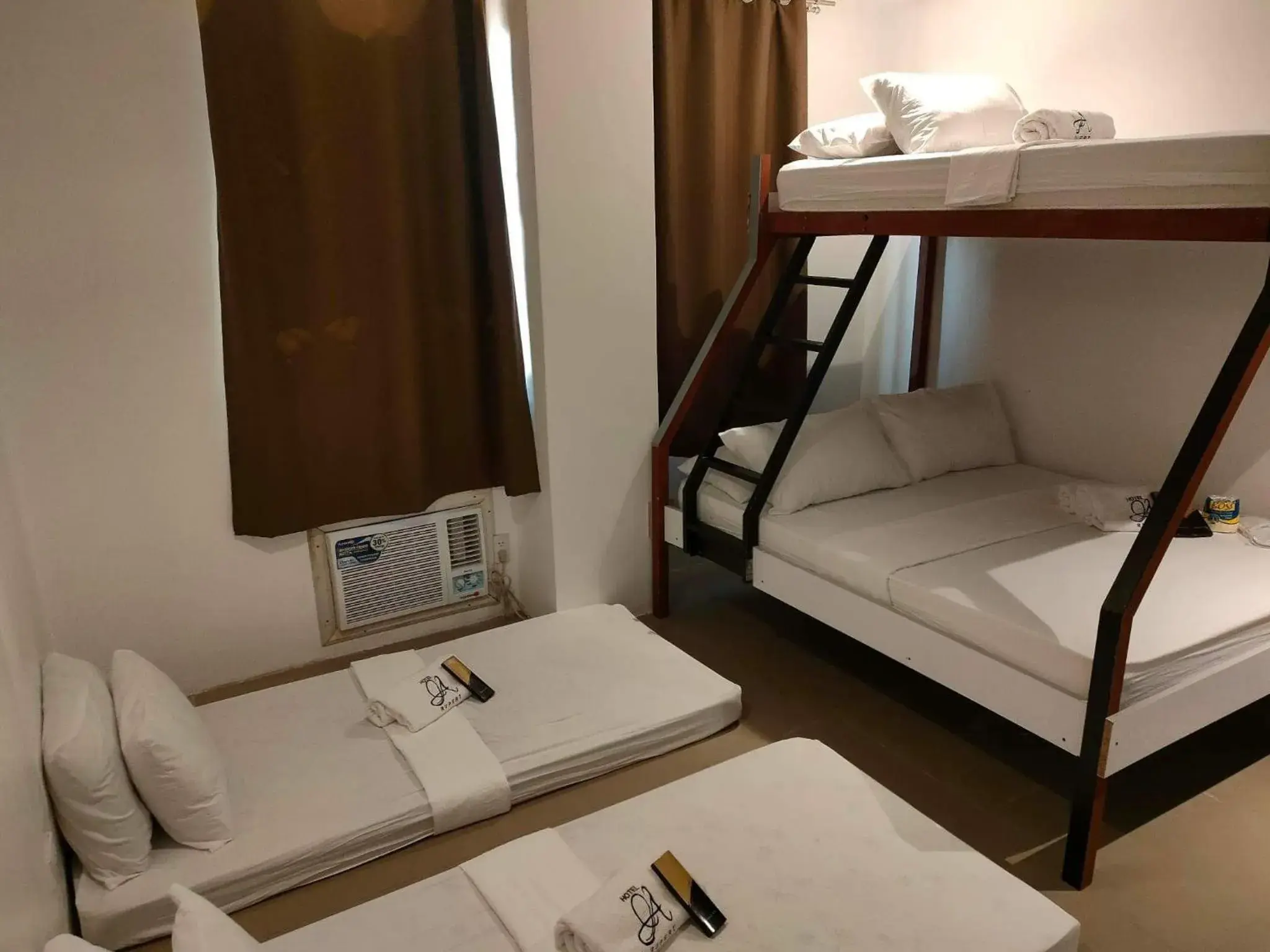 Photo of the whole room, Bed in Hotel Rupert A Baler Photo of the whole room, Bed in Hotel Rupert A Baler