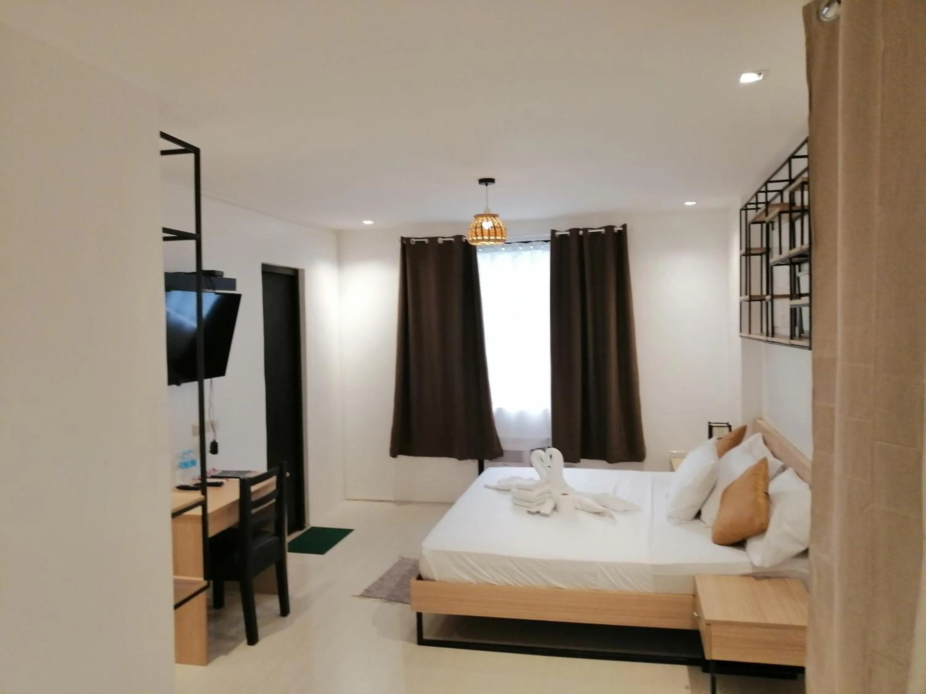 TV and multimedia, Bed in Hotel Rupert A Baler