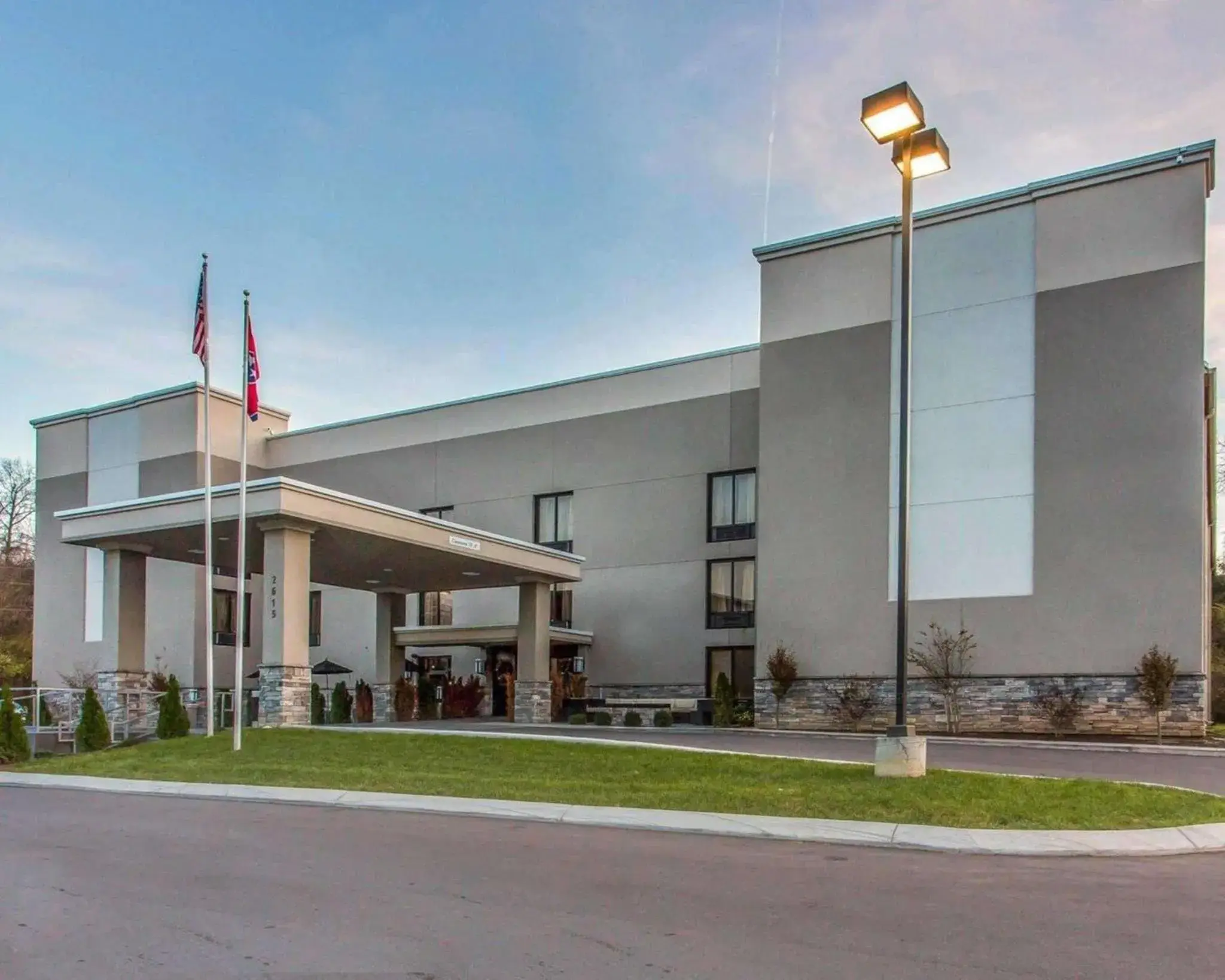 Property building in Quality Suites Nashville Airport Property building in Quality Suites Nashville Airport