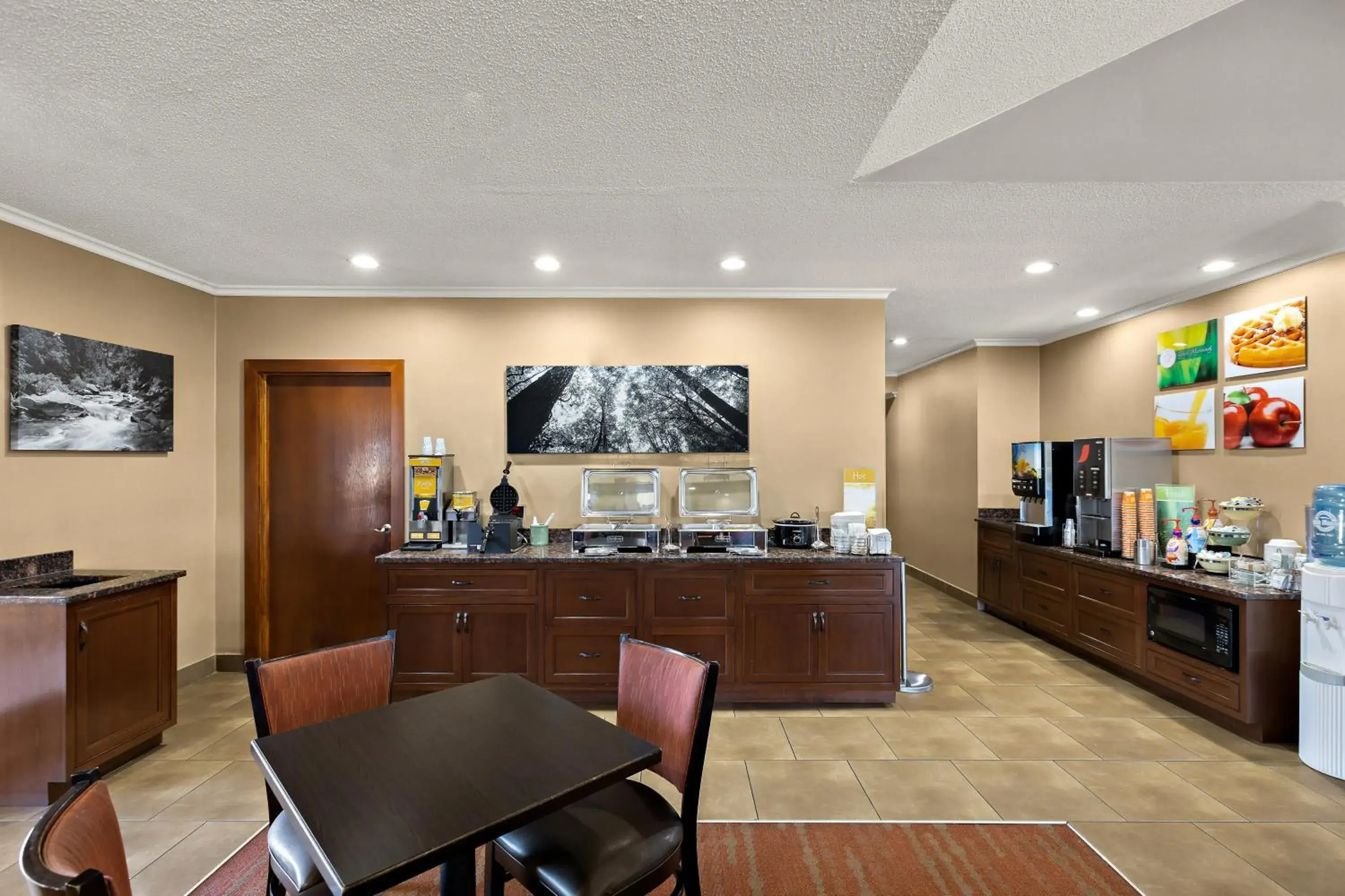 Breakfast in Quality Inn Dandridge Breakfast in Quality Inn Dandridge