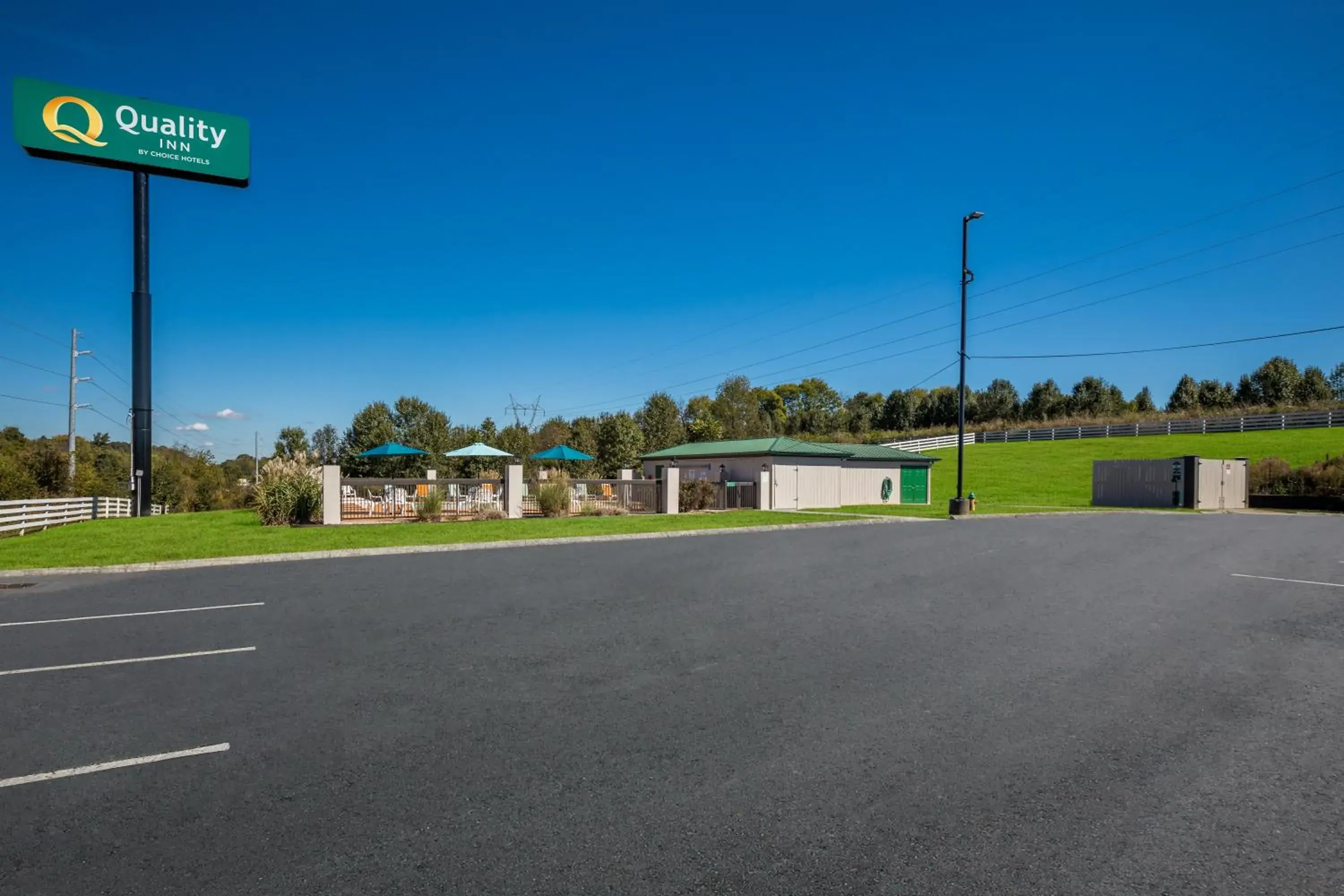 Property building in Quality Inn Dandridge Property building in Quality Inn Dandridge