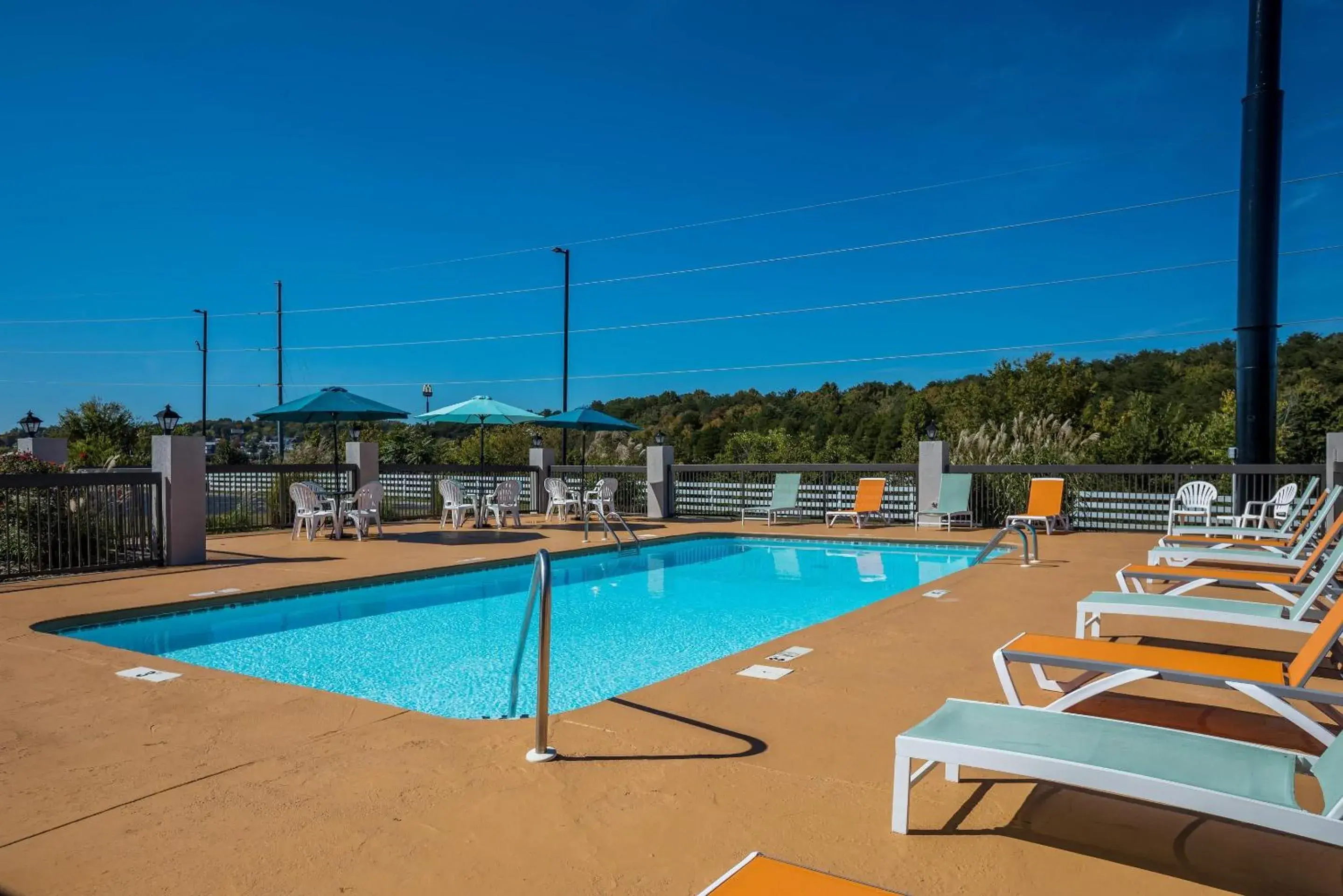 Swimming pool in Quality Inn Dandridge Swimming pool in Quality Inn Dandridge