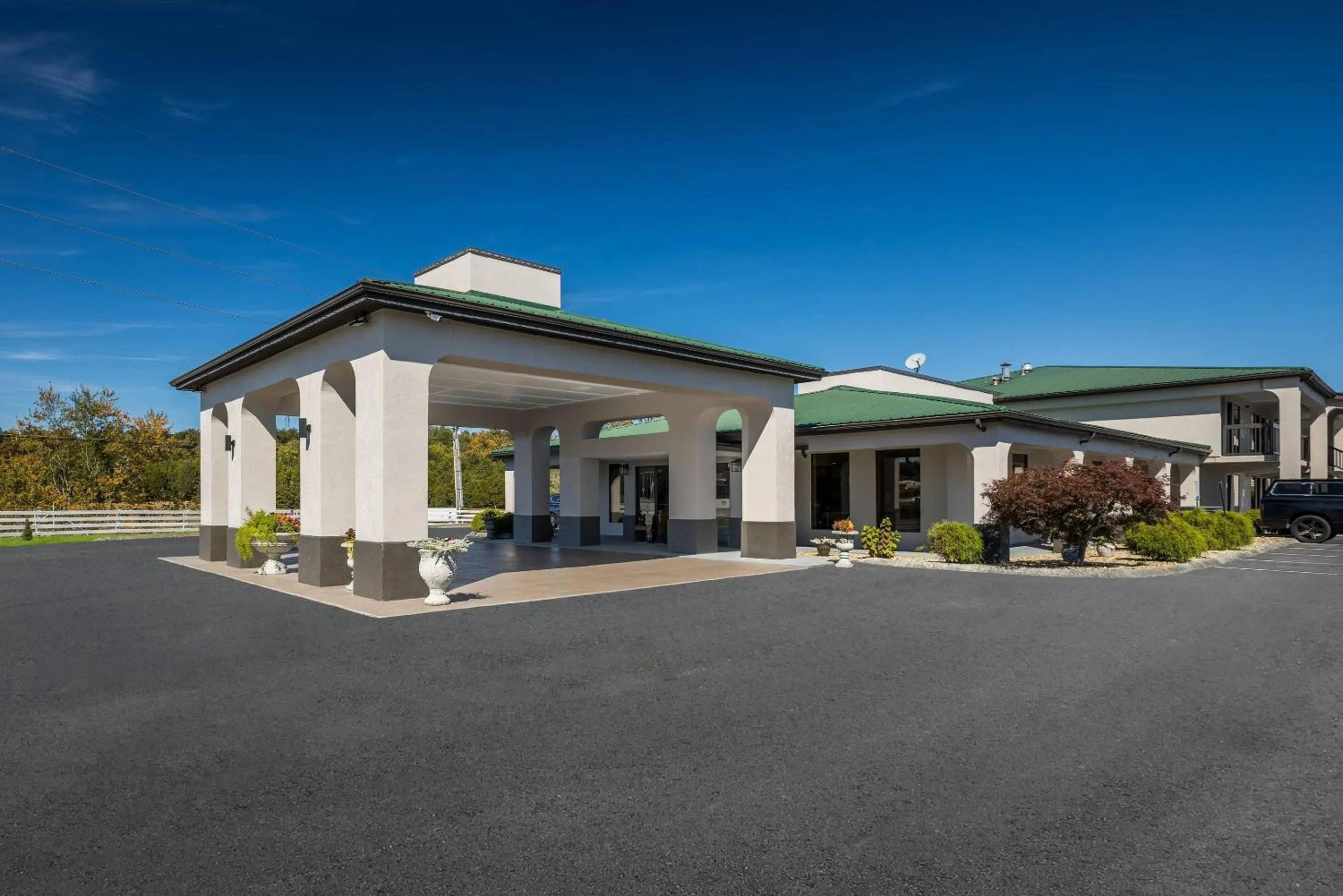 Property building in Quality Inn Dandridge