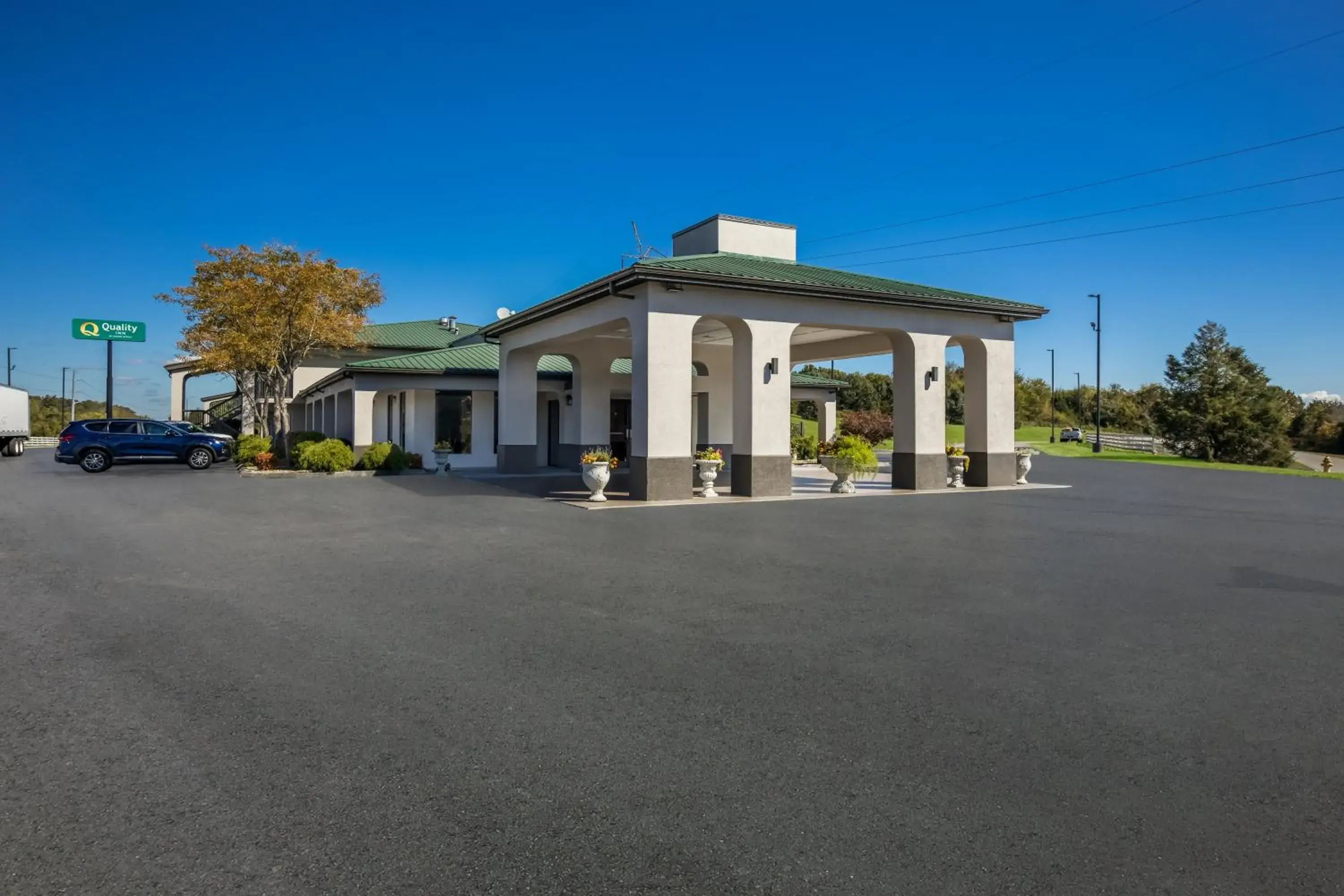 Property building in Quality Inn Dandridge Property building in Quality Inn Dandridge