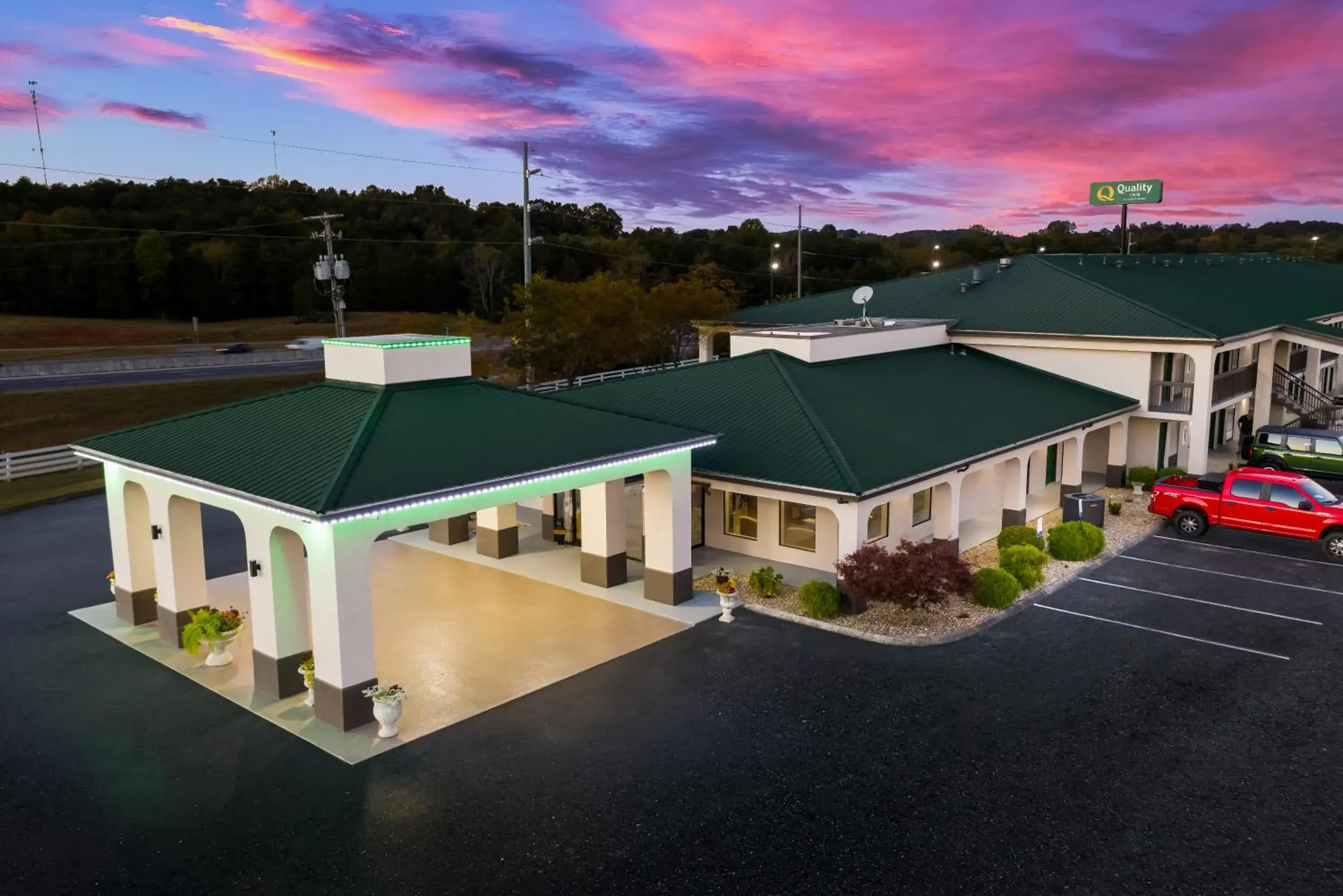 Property building in Quality Inn Dandridge Property building in Quality Inn Dandridge