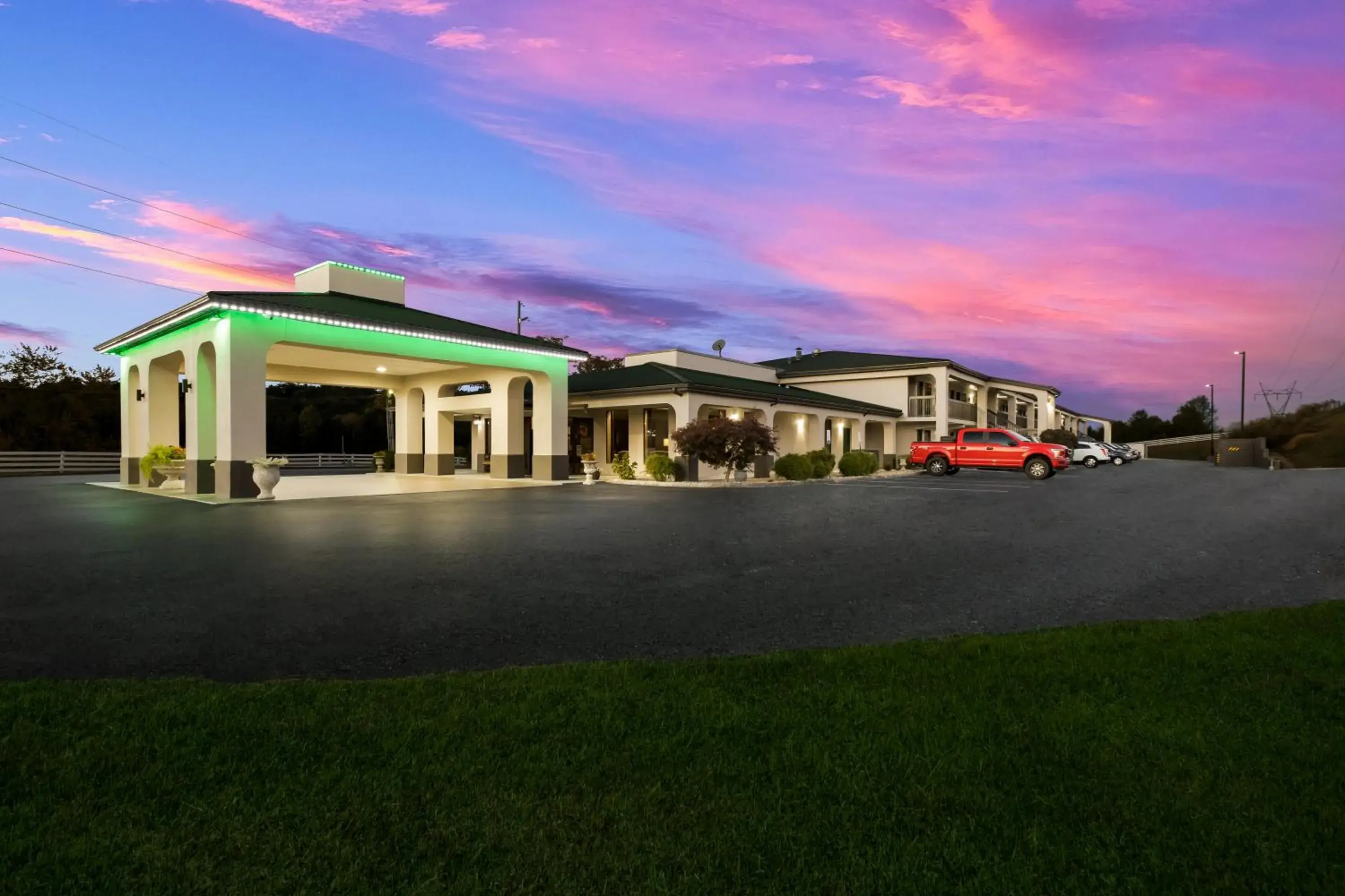 Property building in Quality Inn Dandridge Property building in Quality Inn Dandridge