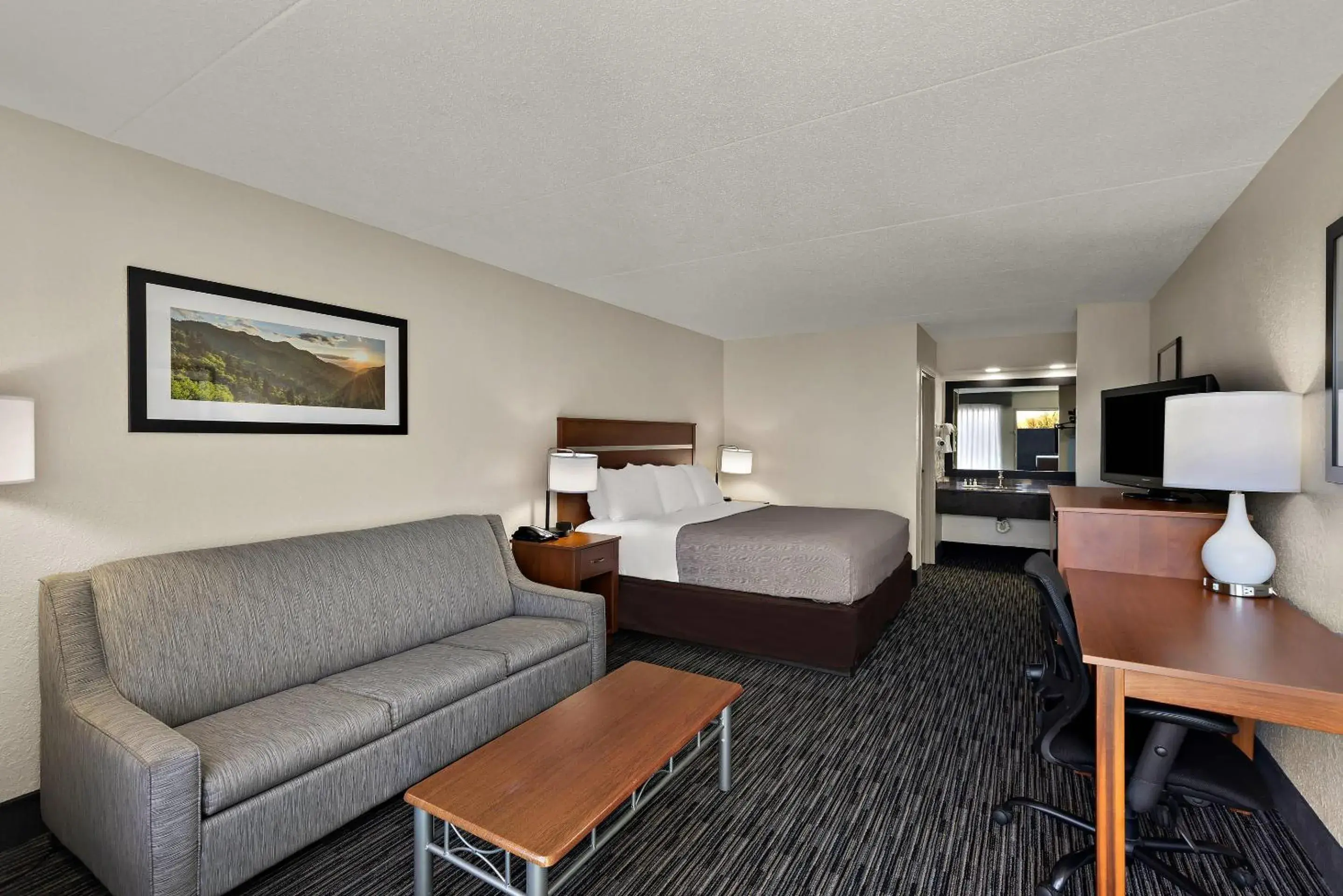 Bedroom, Bed in Quality Inn Dandridge Bedroom, Bed in Quality Inn Dandridge