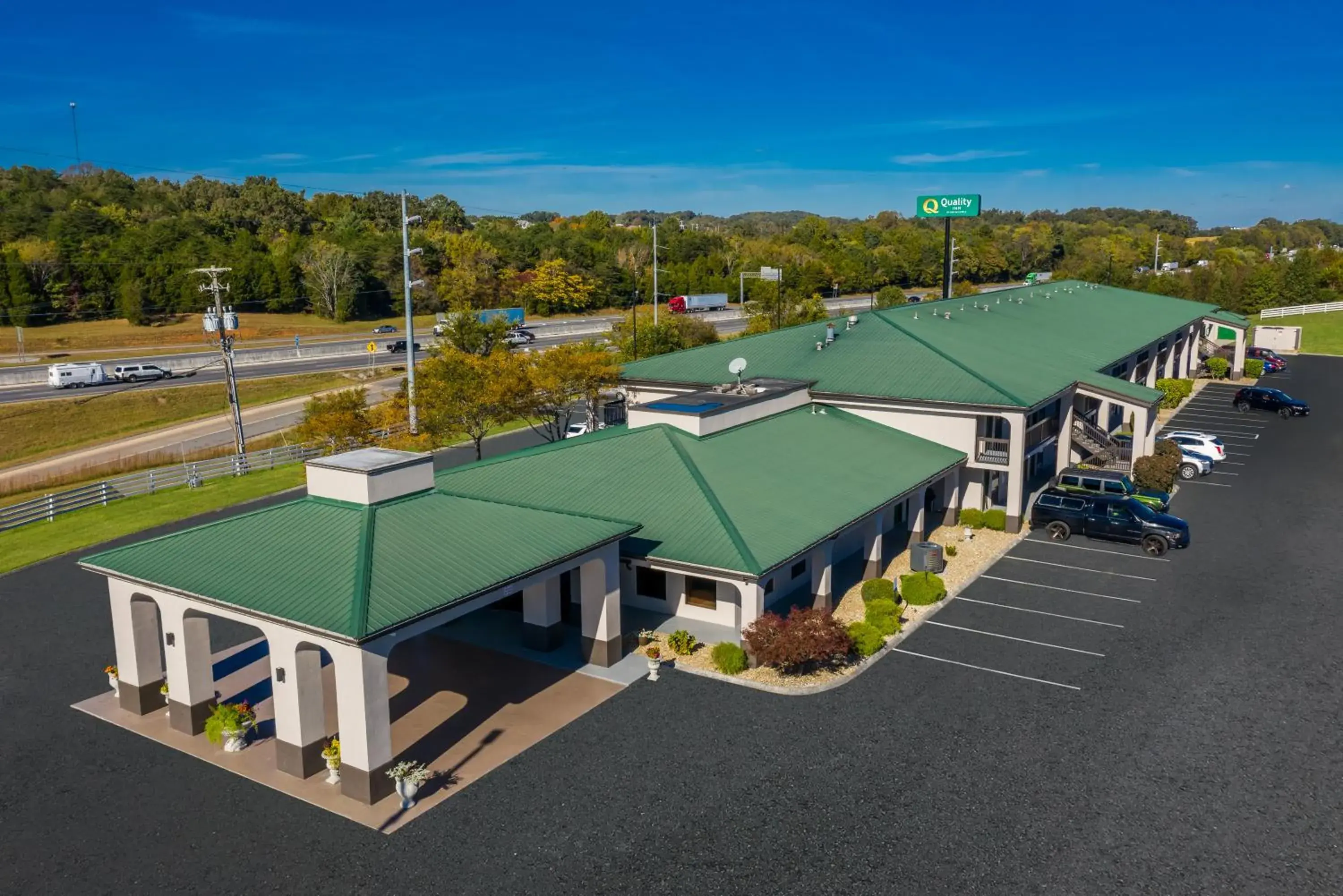 Property building in Quality Inn Dandridge Property building in Quality Inn Dandridge