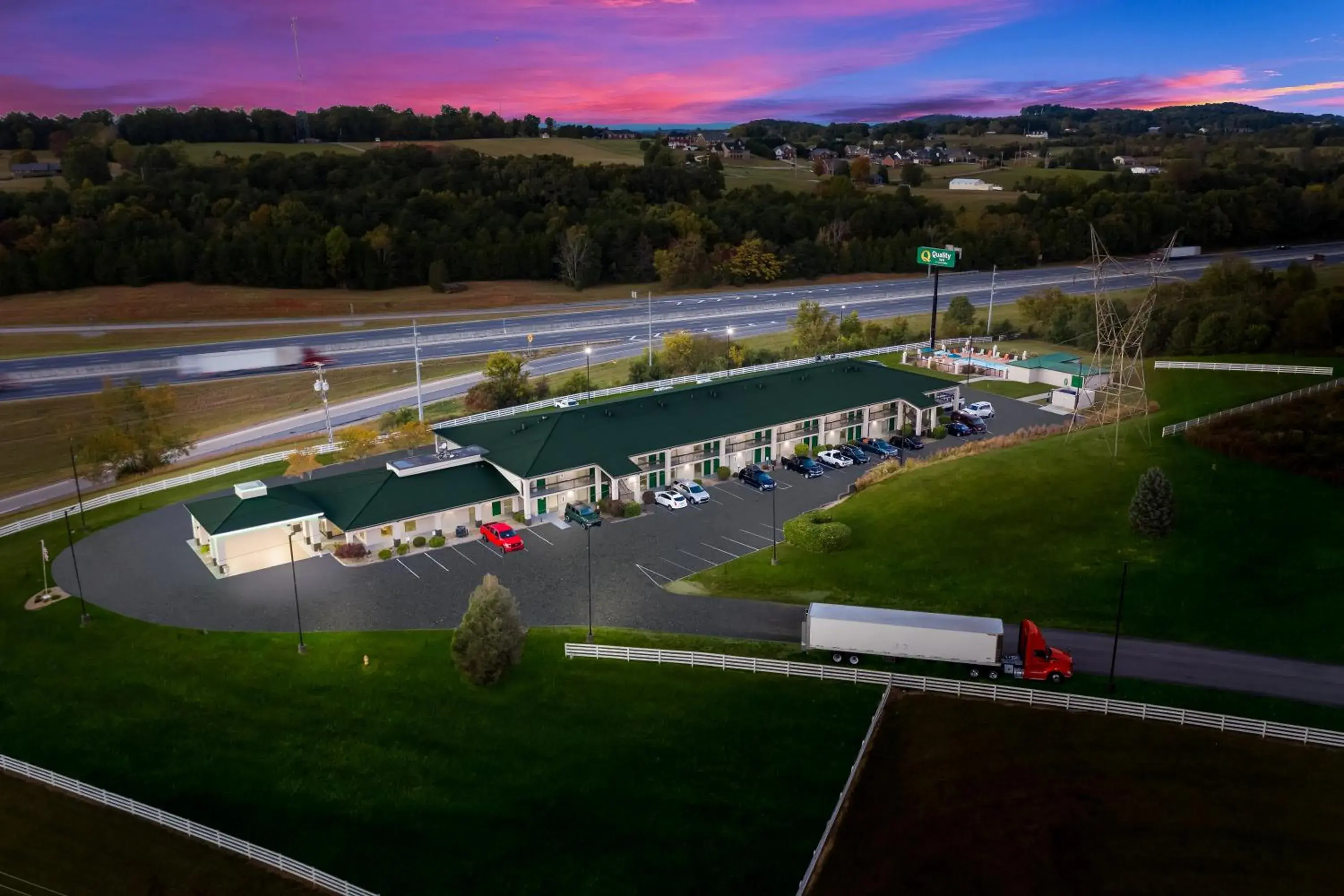 Property building in Quality Inn Dandridge Property building in Quality Inn Dandridge