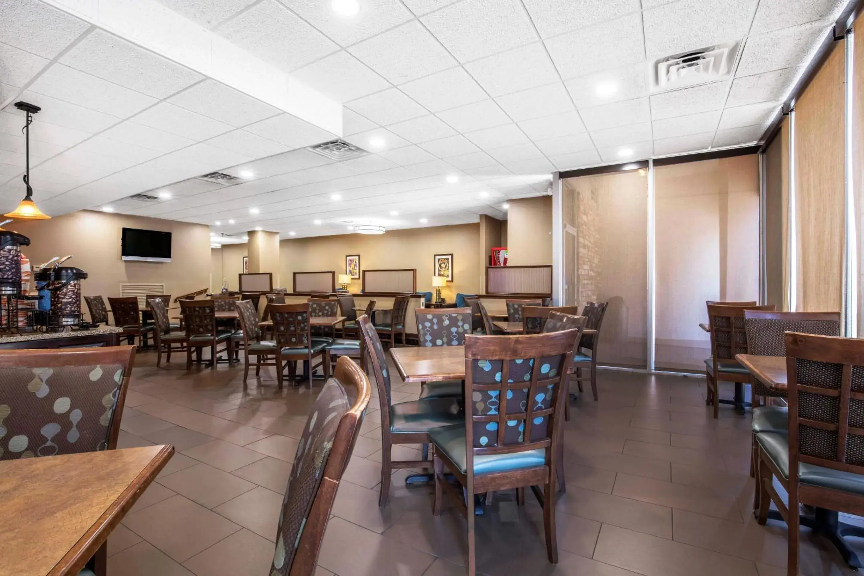 Breakfast in Comfort Inn Memphis Downtown Breakfast in Comfort Inn Memphis Downtown