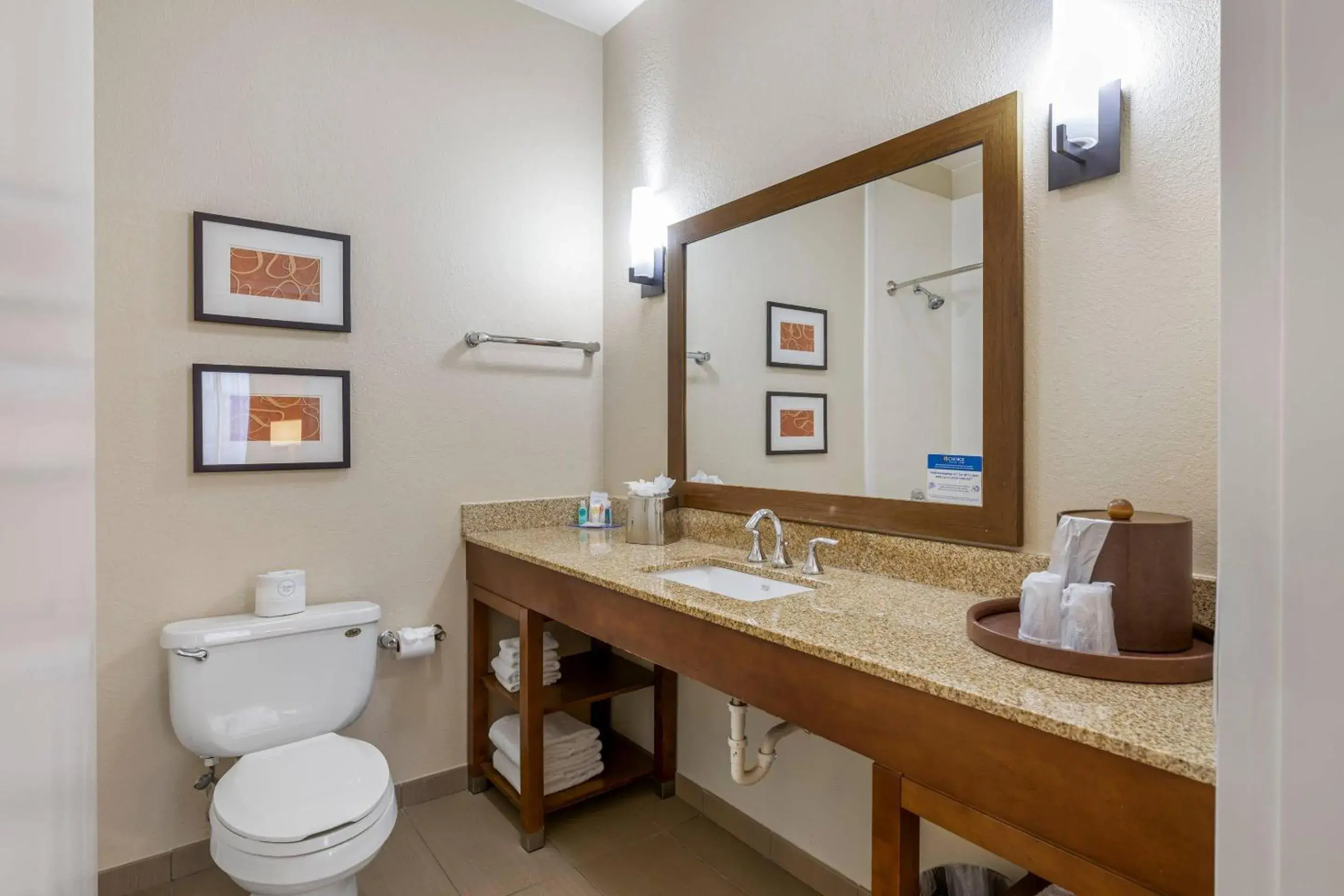 Bedroom in Comfort Inn Memphis Downtown Bedroom in Comfort Inn Memphis Downtown