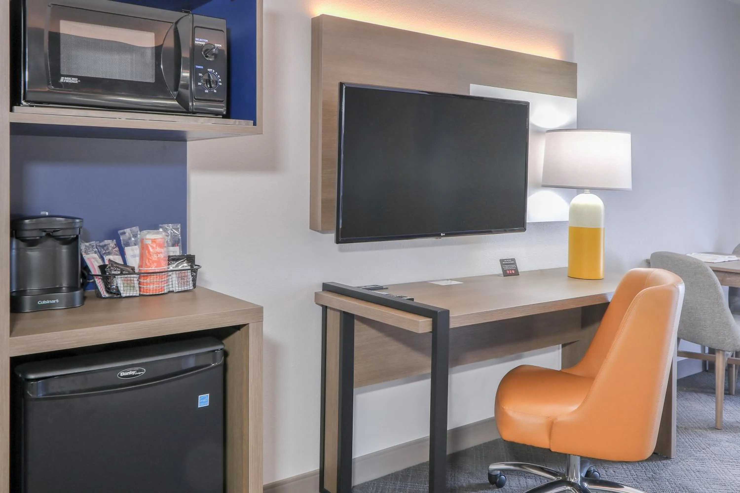 Coffee/tea facilities in Comfort Inn & Suites at Dollywood Lane