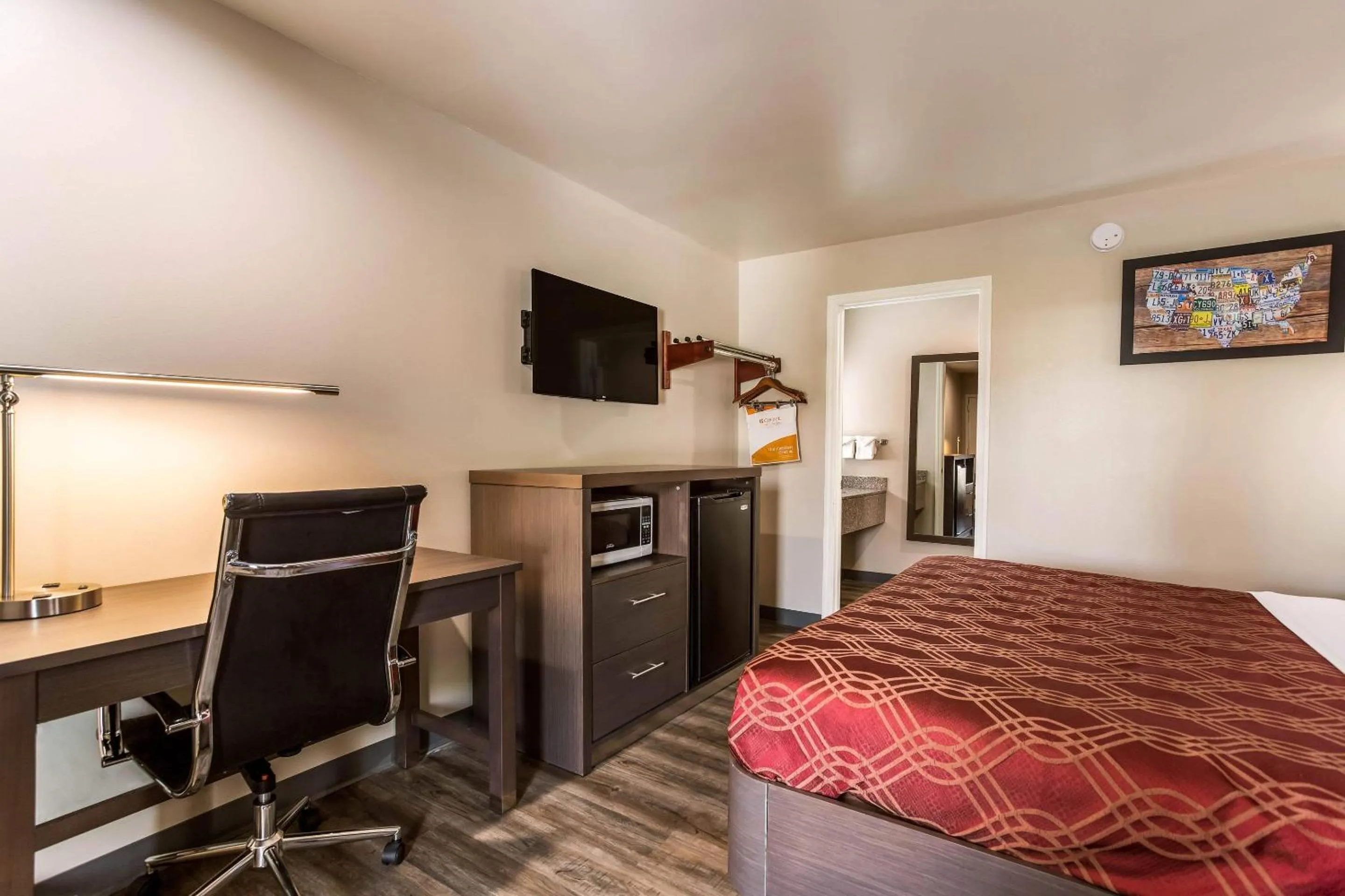 Bedroom, Bed in Econo Lodge Inn & Suites Murfreesboro Shopping District