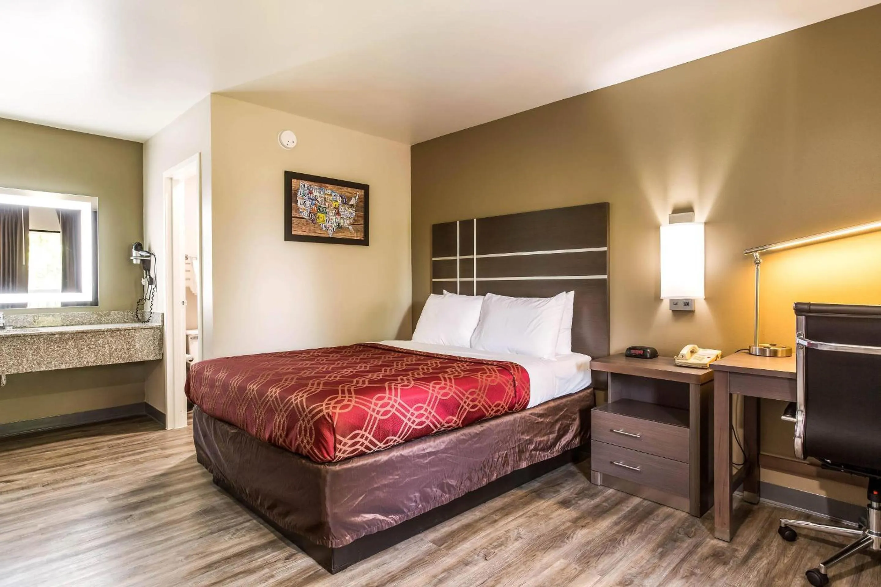 Bedroom, Bed in Econo Lodge Inn & Suites Murfreesboro Shopping District