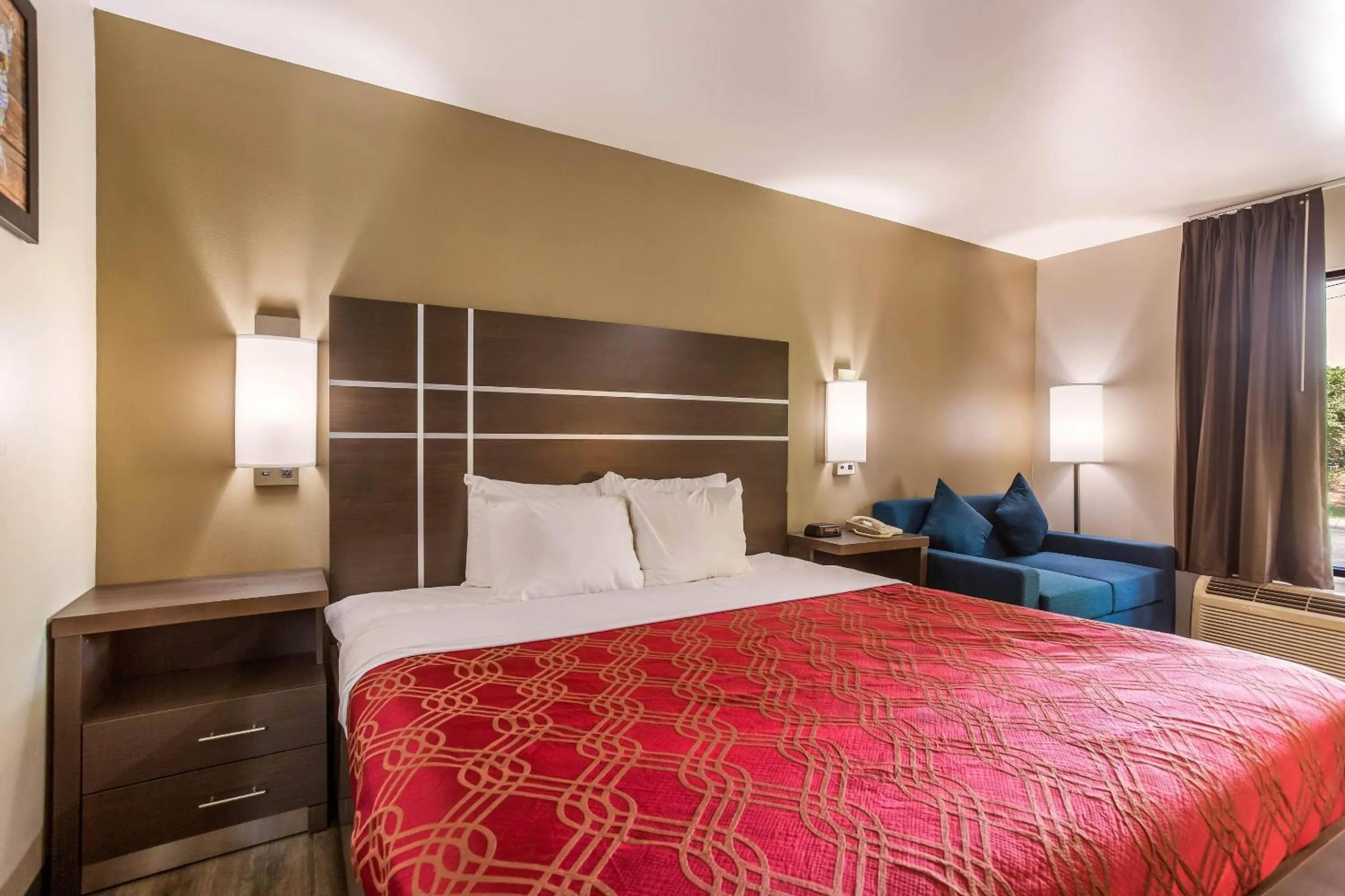 Bedroom, Bed in Econo Lodge Inn & Suites Murfreesboro Shopping District