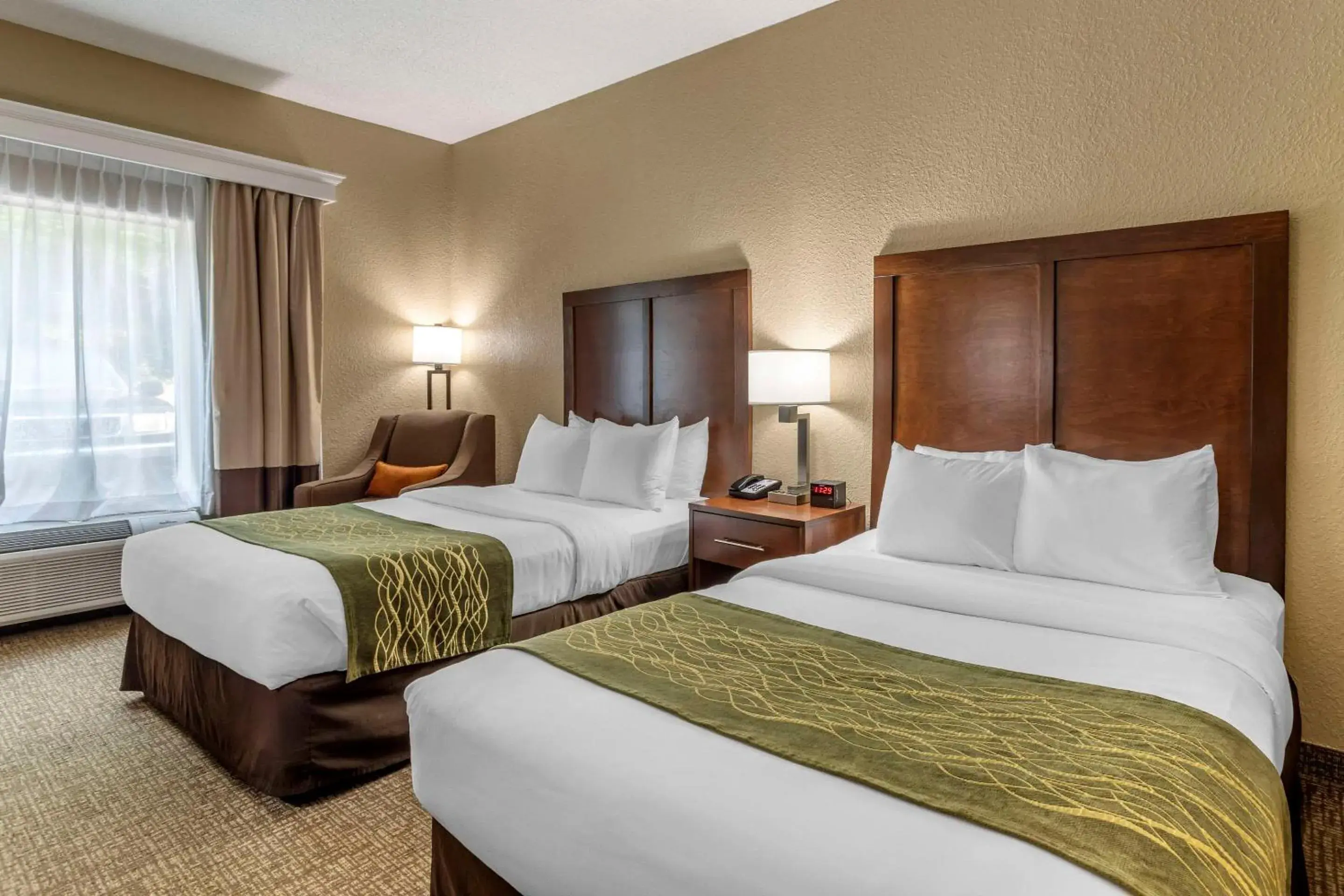 Double Room with Two Double Beds - Non-Smoking in Comfort Inn South Double Room with Two Double Beds - Non-Smoking in Comfort Inn South