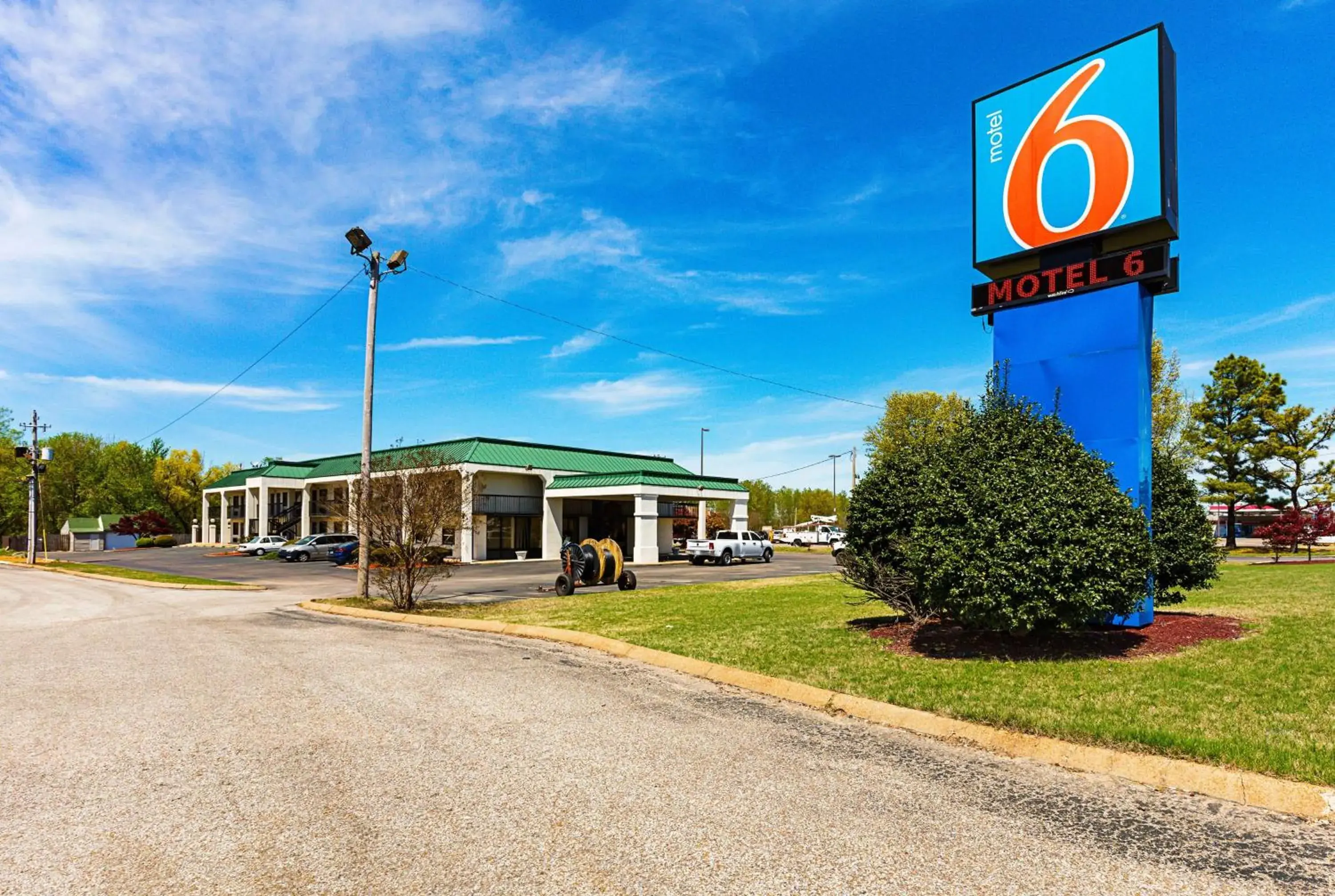 Property building in Motel 6-Covington, TN Property building in Motel 6-Covington, TN