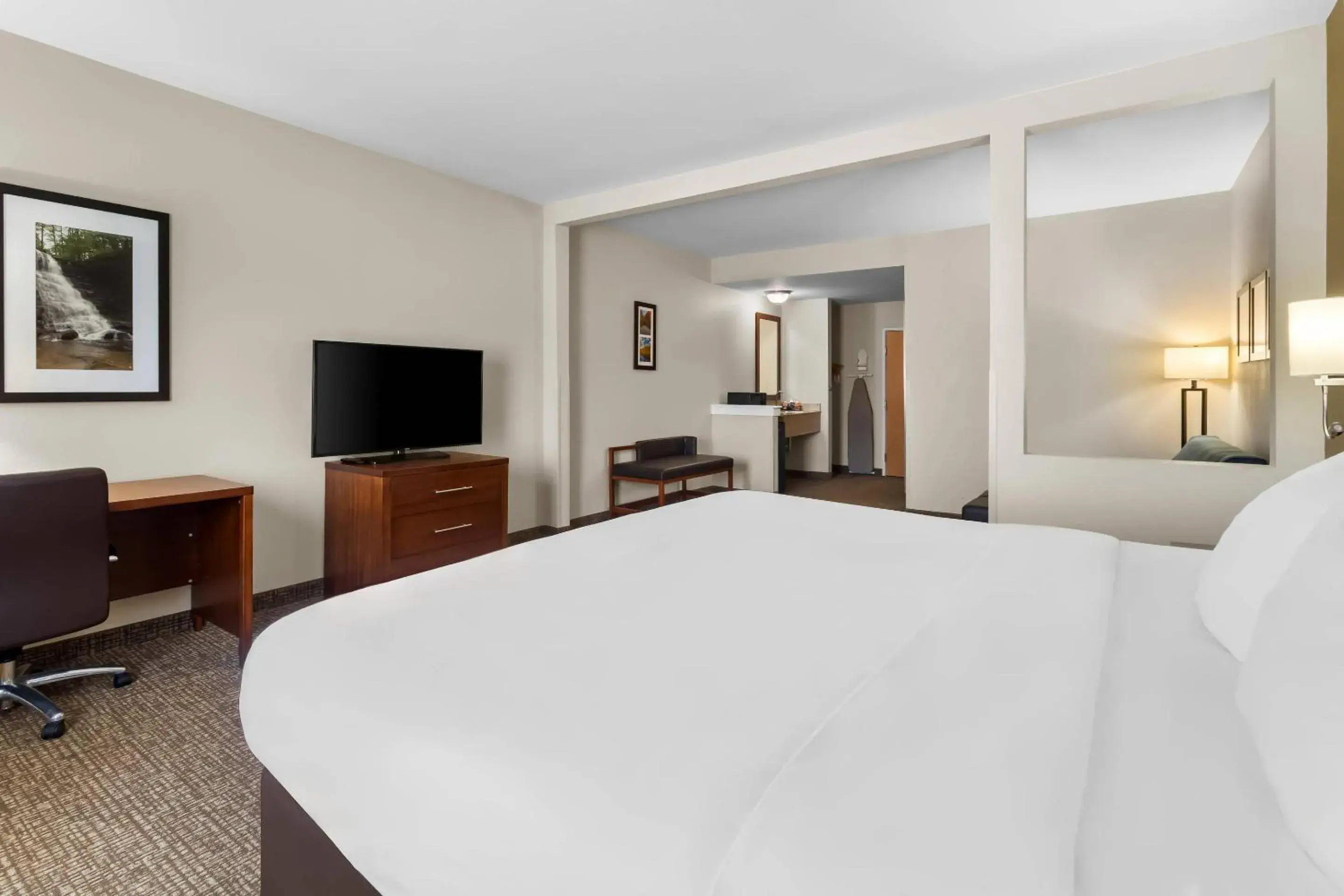 Bedroom, Bed in Comfort Suites Goodlettsville Rivergate Bedroom, Bed in Comfort Suites Goodlettsville Rivergate