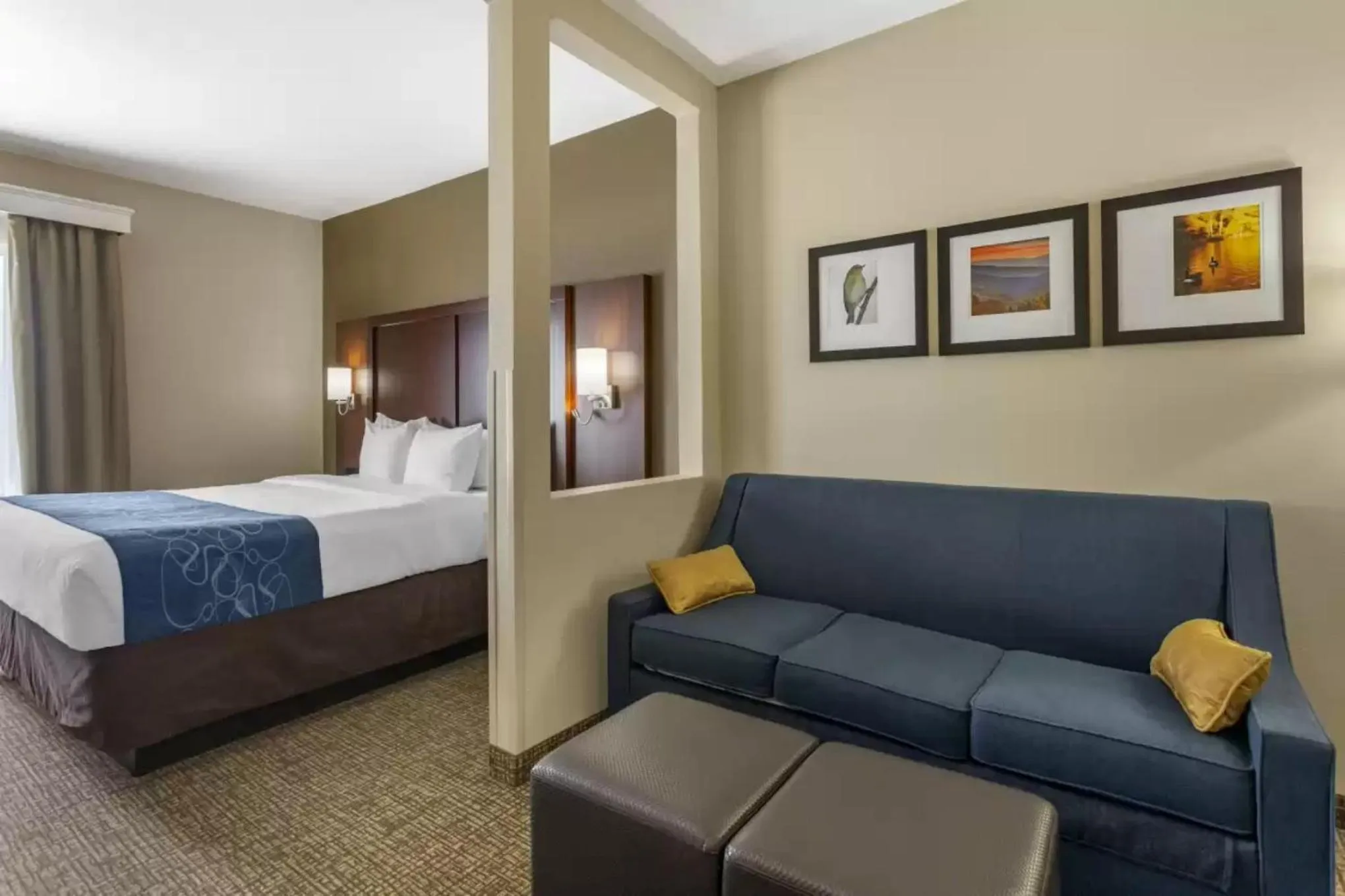 Bed in Comfort Suites At Rivergate Mall