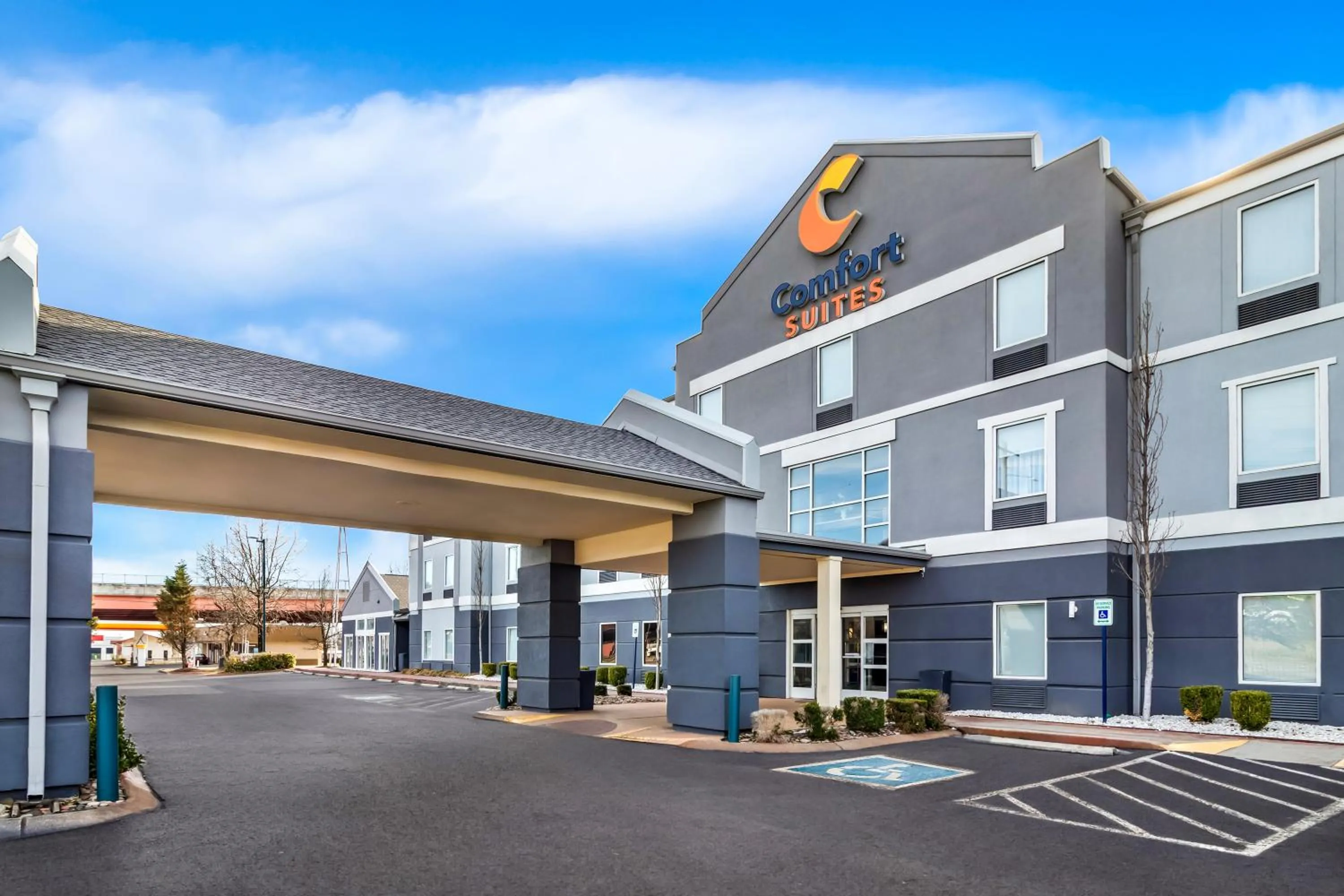 Property building in Comfort Suites At Rivergate Mall