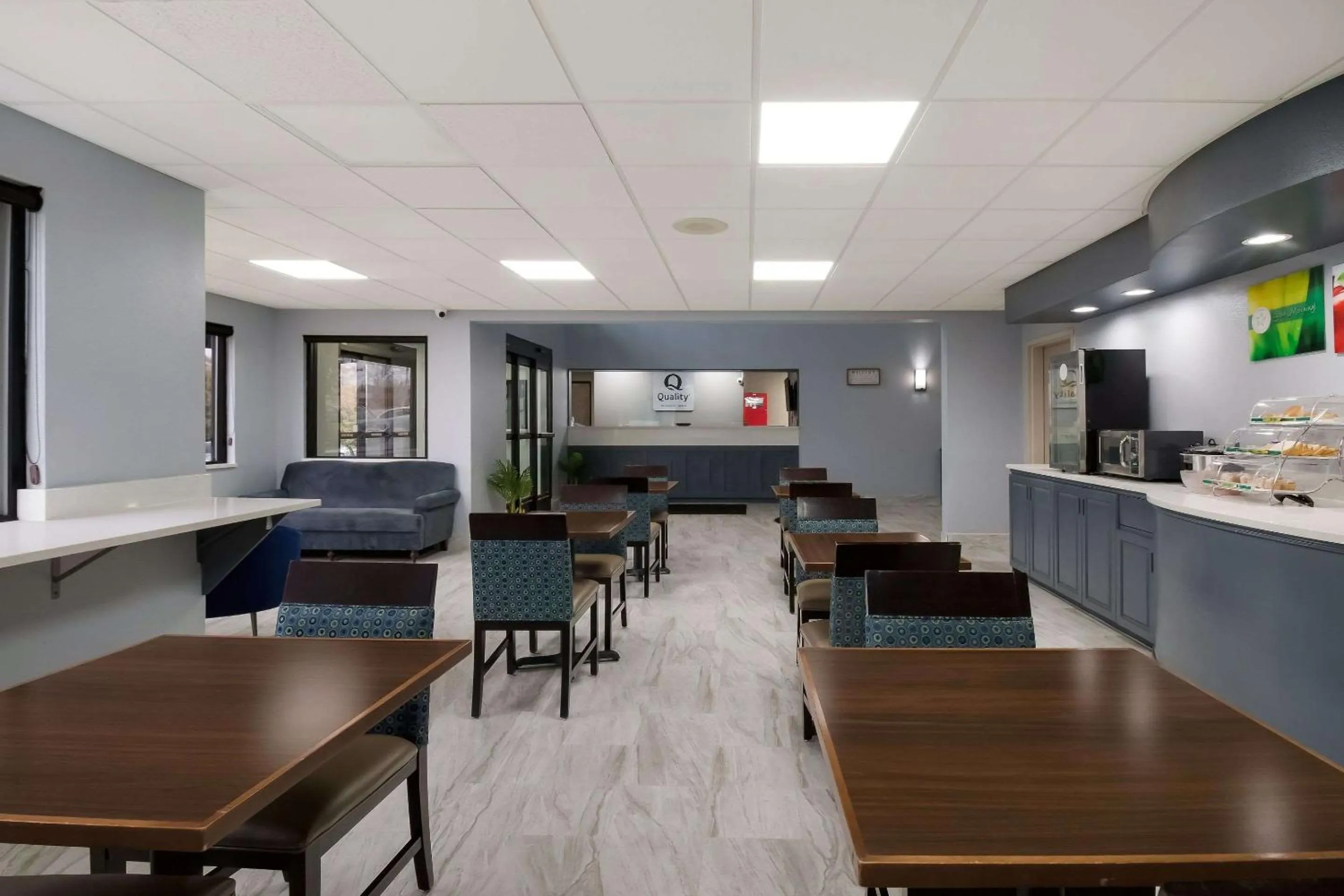 Breakfast in Quality Inn Columbia I-65