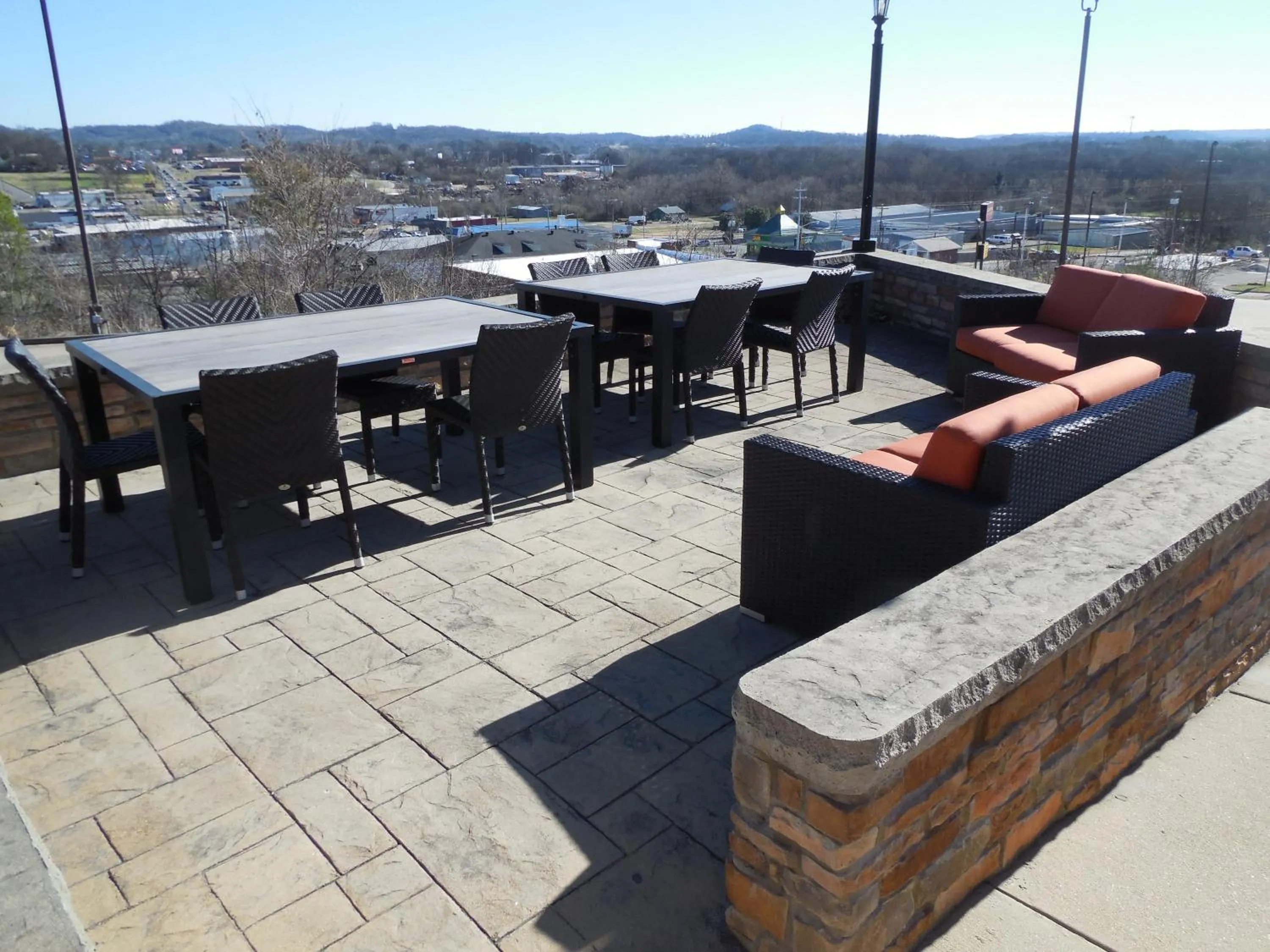Patio in Giles Hotel Inn and Suites