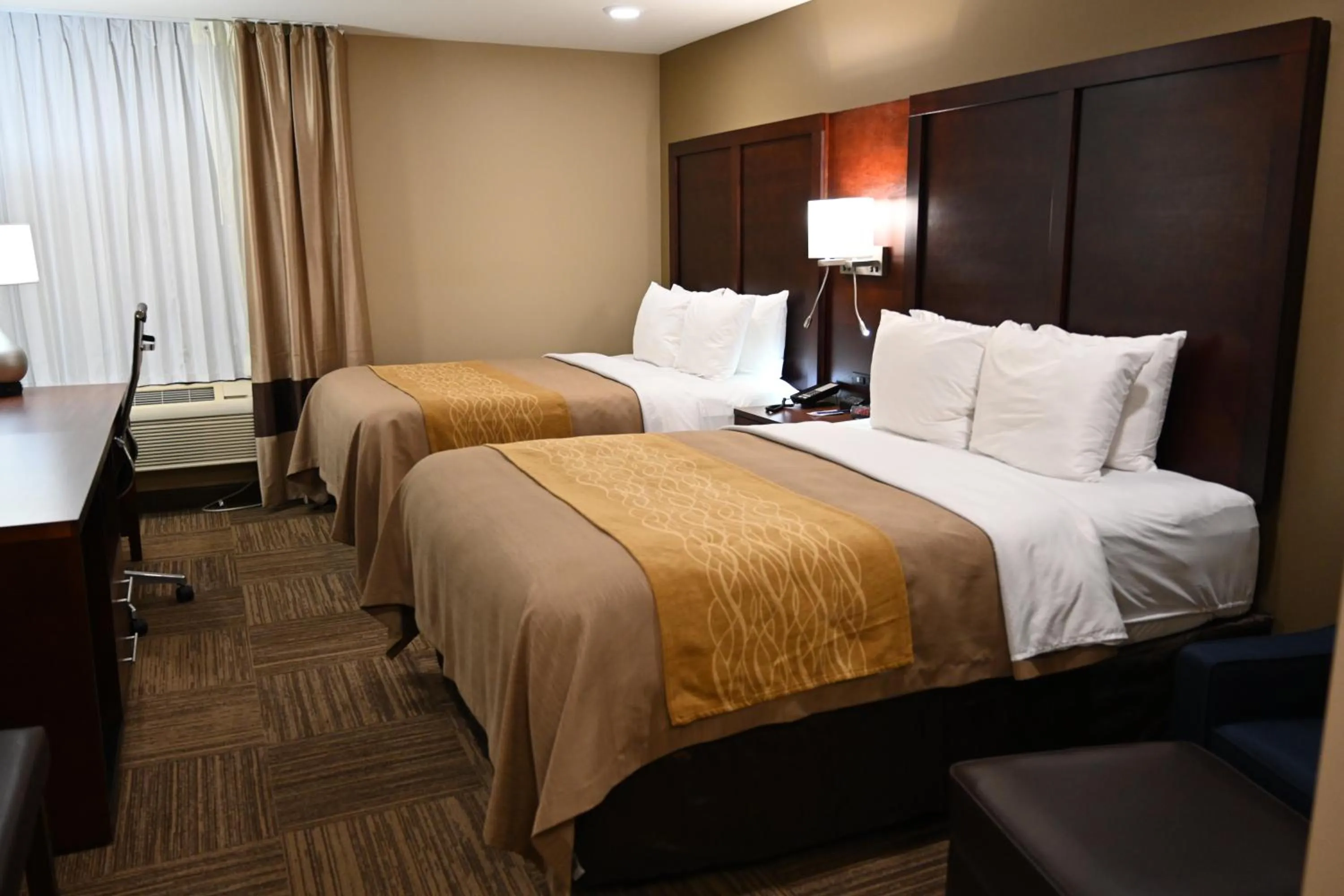 Bedroom in Giles Hotel Inn and Suites